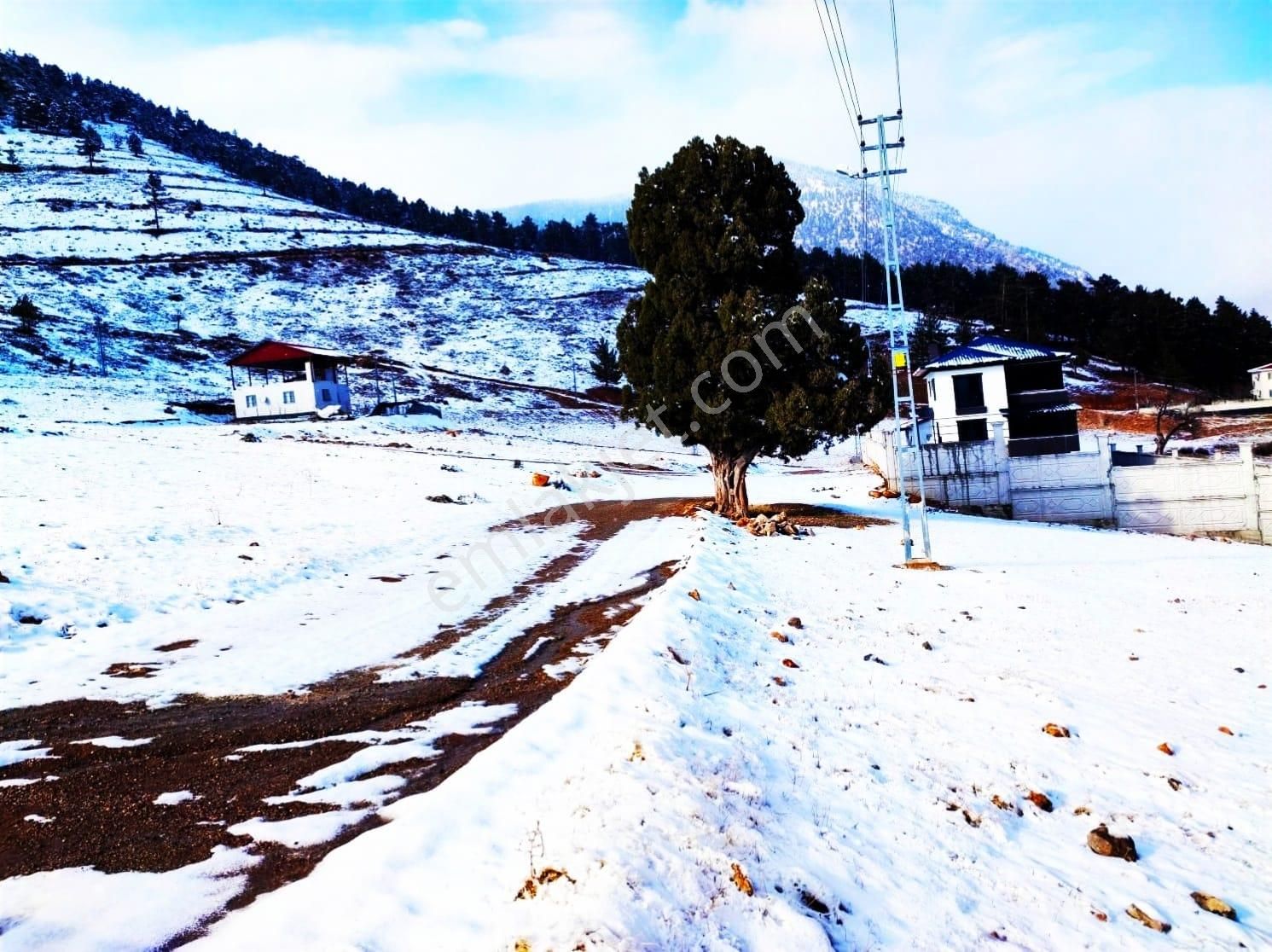 Kar Emlaktan Yenikonacık Bozkırlı Mevkiinde 400 M2 Satılık İmarlı İfrazlı Satılık Arsa - Görsel 3