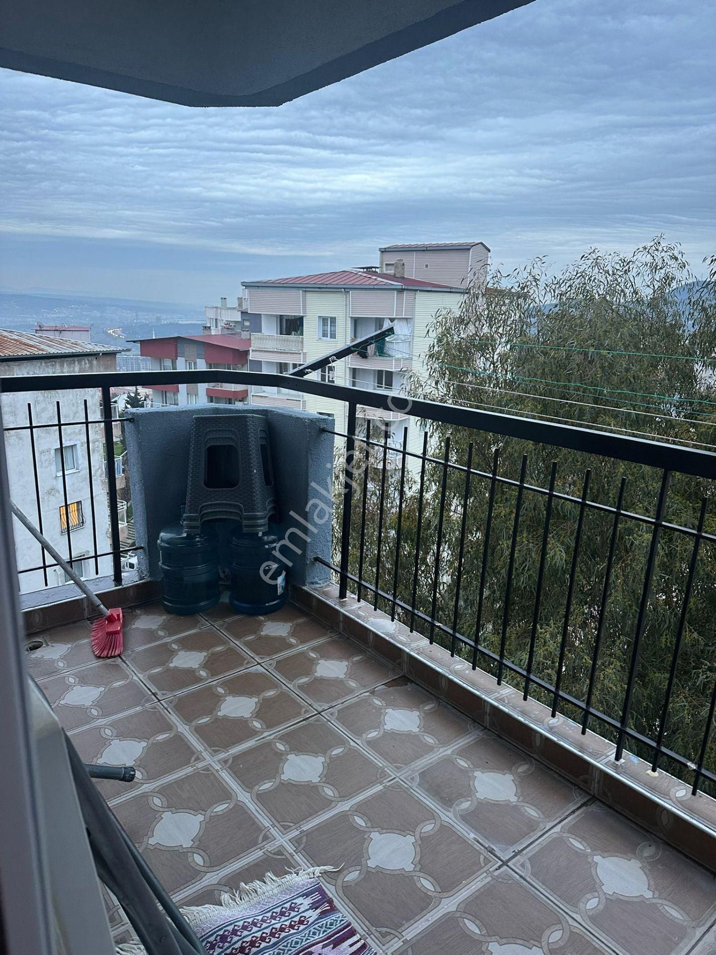 Karabağlar Yurtoğlu Mah. 3+1 120 M2 Kare Doğalğazlı Asansörlü Satılık Daire - Görsel 4