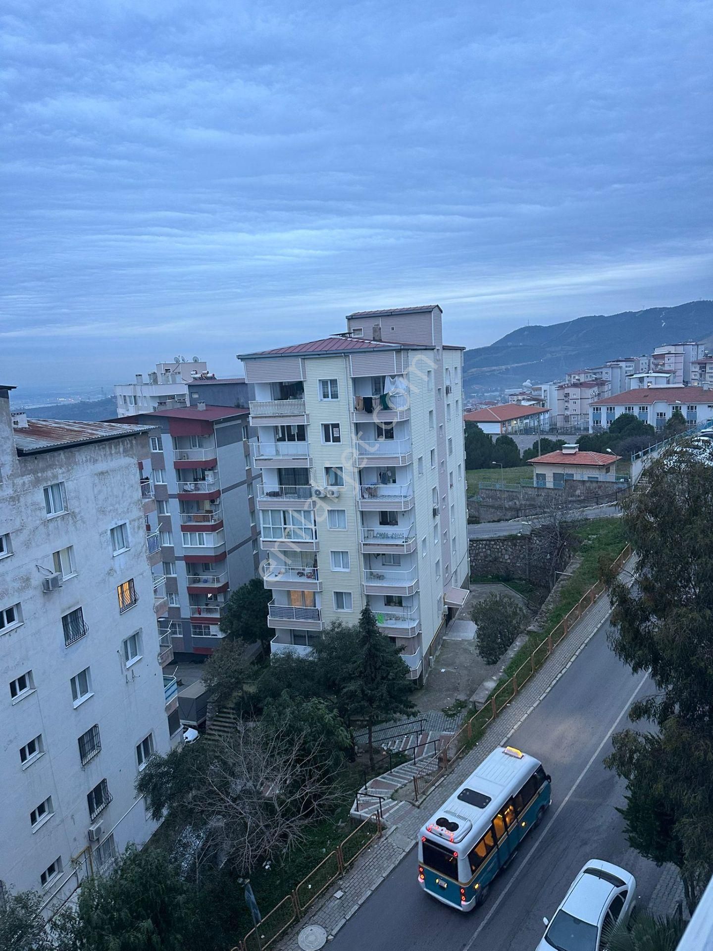 Karabağlar Yurtoğlu Mah. 3+1 120 M2 Kare Doğalğazlı Asansörlü Satılık Daire - Görsel 5