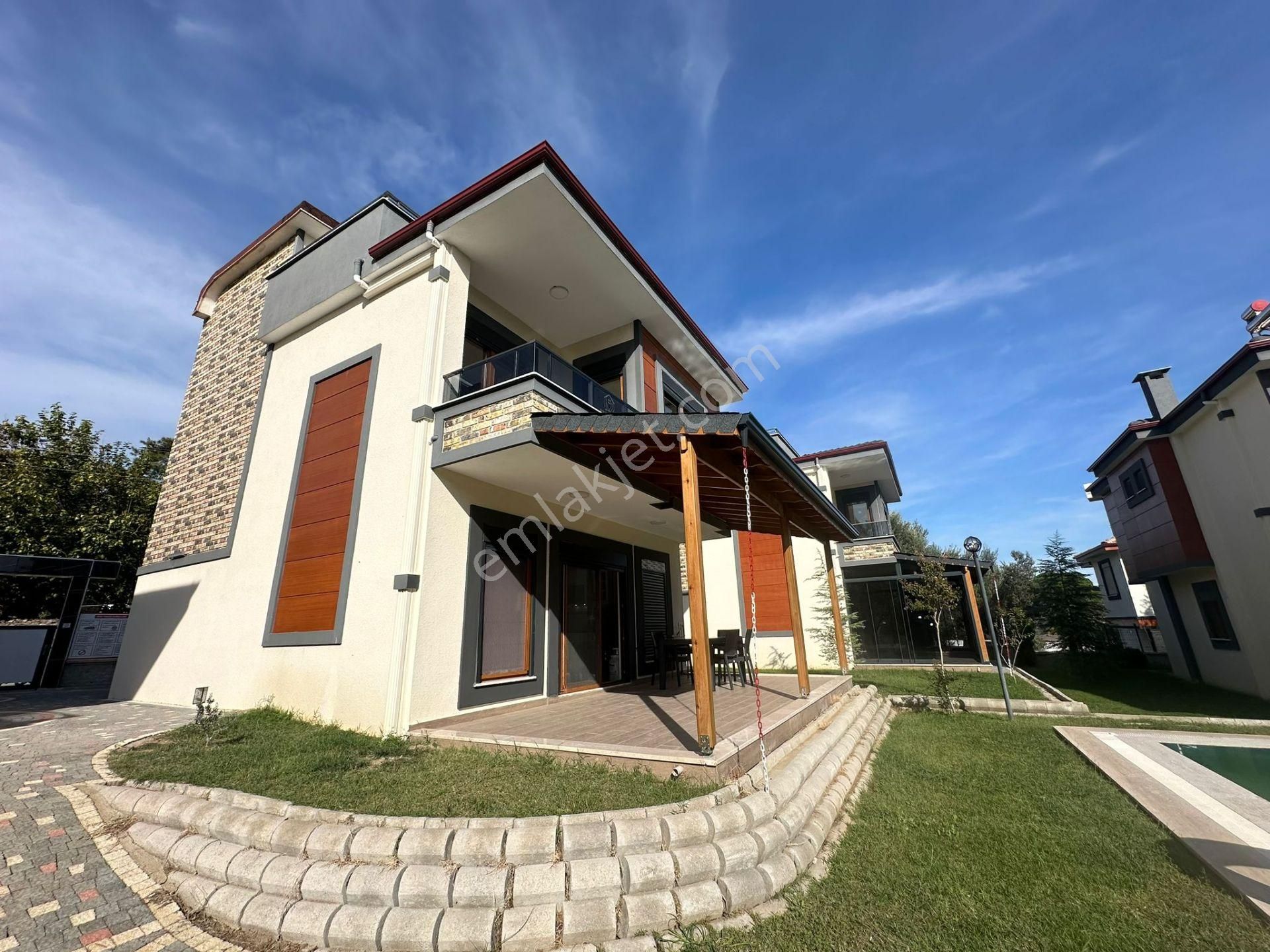 ✨akçay Ay Emlaktan✨gürede Kazdağlarının Eteklerinde Havuzlu Deniz Manzaralı Satılık 3+1 Müstakil Ev - Görsel 4