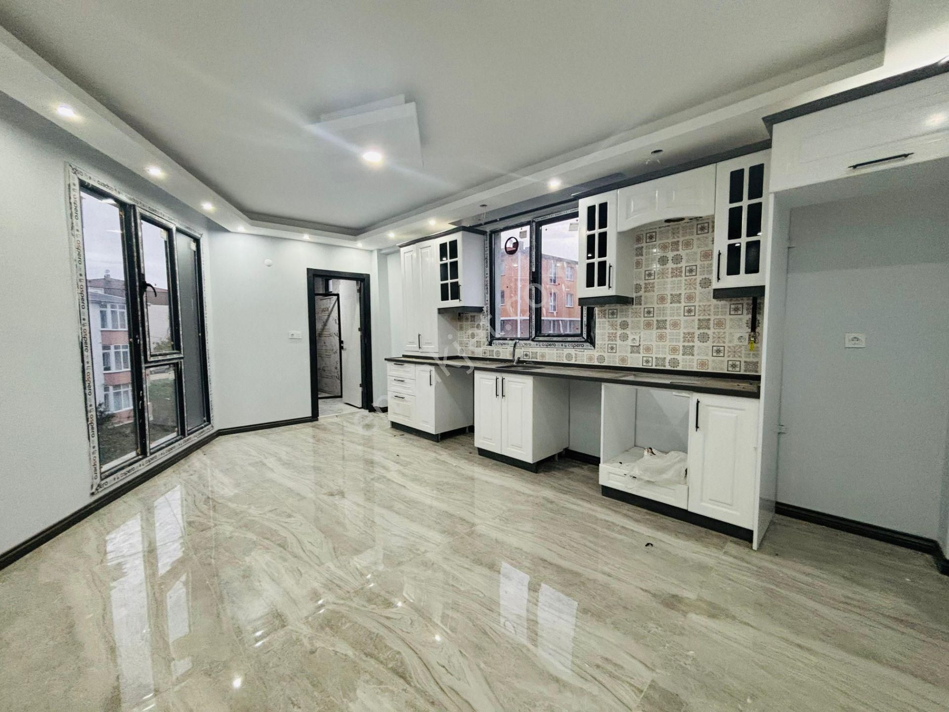 Güven'den Servislere Yakın Yatırımlık Ön Cephe Fırsat 1+1 Daire - Görsel 3