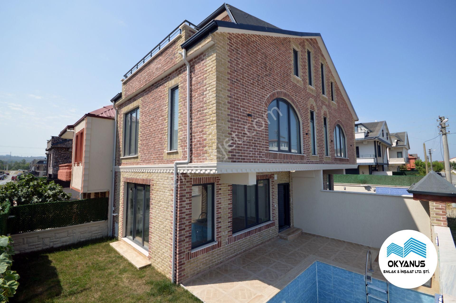 Kocaali De Köşe Parsel! Havuzlu Jakuzili Deniz Manzaralı 3+1 Villa