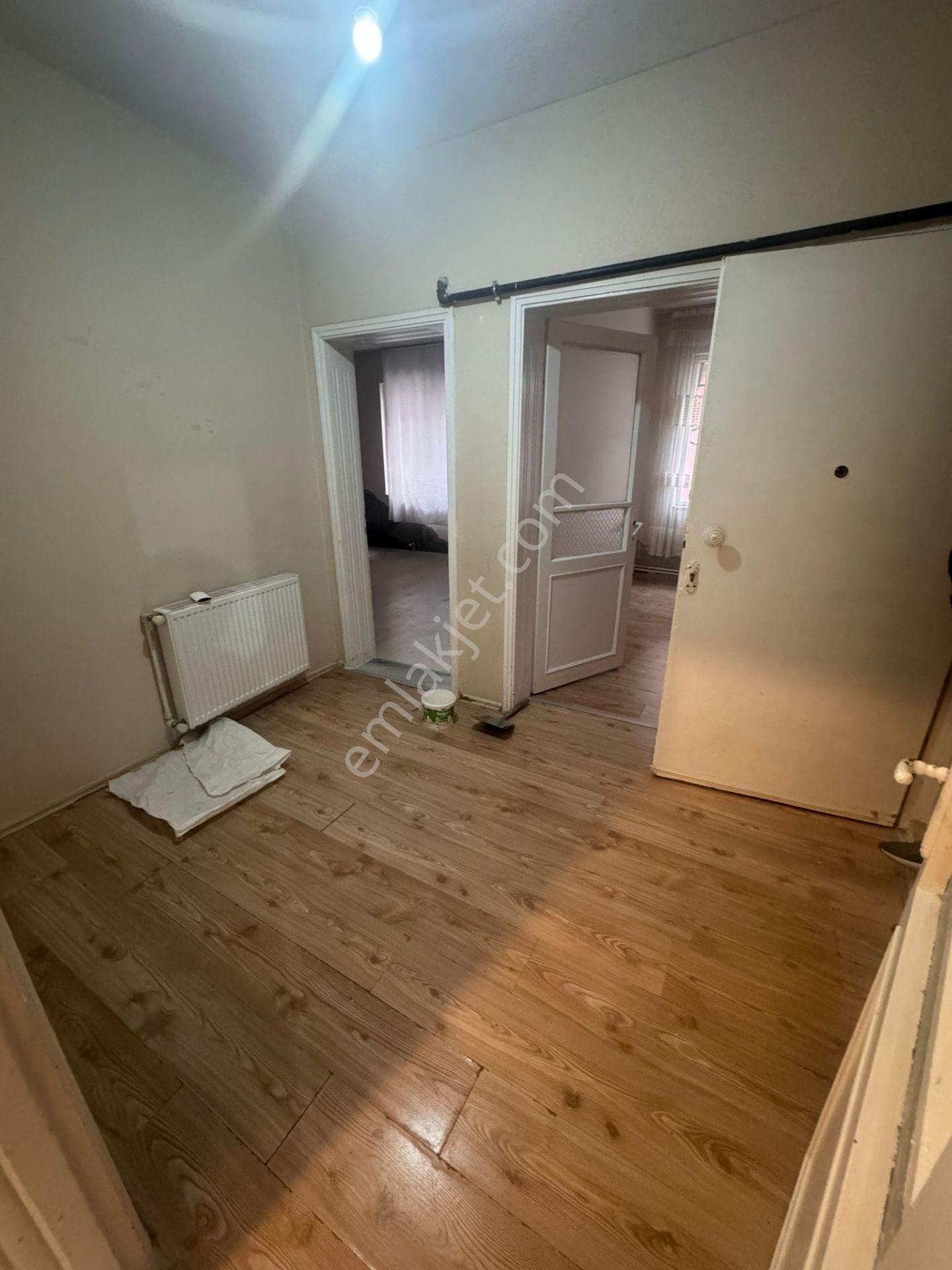 Esenevler’de Merkezi Konumda Kiralık 2+1 Daire - Görsel 3