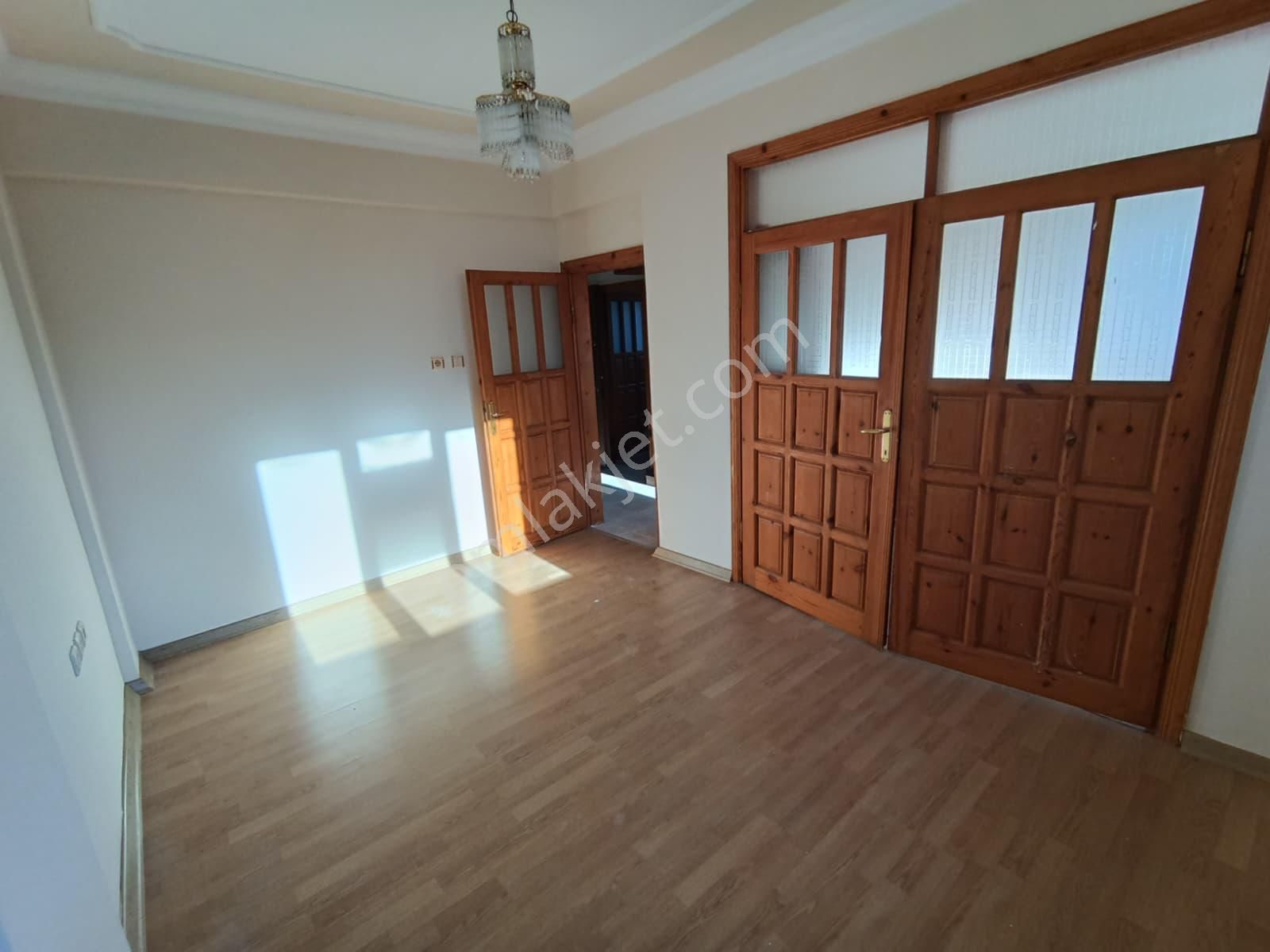 Deha Emlak'tan Dürbinar Mahallesinde Kiralık 3+1 Daire - Görsel 3