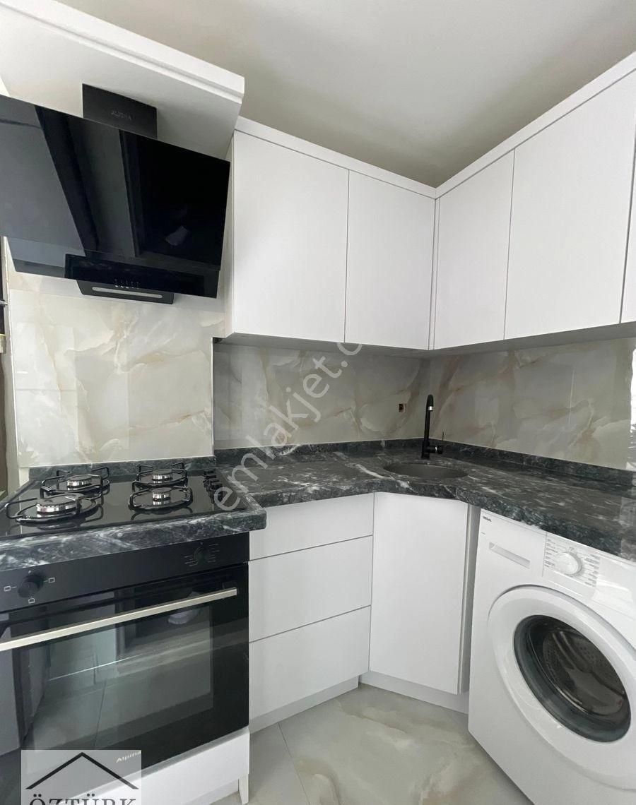 Öztürk Gayrimenkul'den Bulvara 1 Sokak Eşyalı Satılık Fırsat 1+1 - Görsel 20