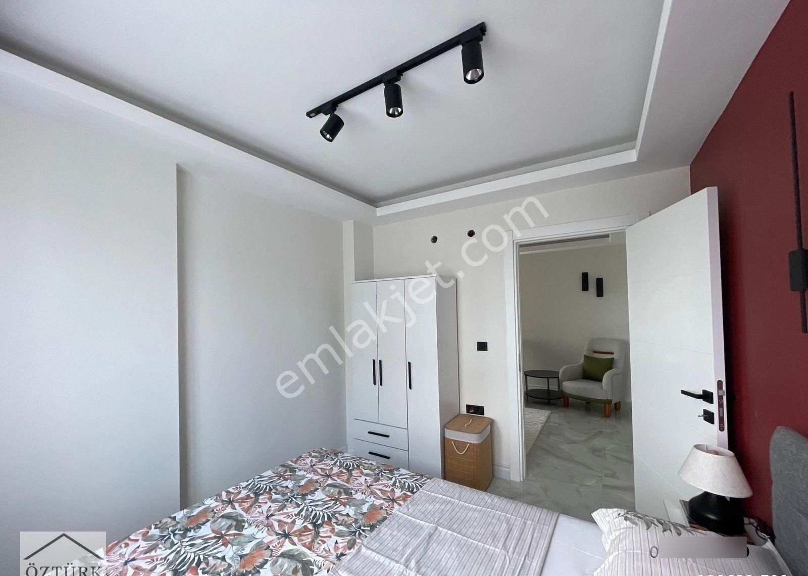 Öztürk Gayrimenkul'den Bulvara 1 Sokak Eşyalı Satılık Fırsat 1+1 - Görsel 16