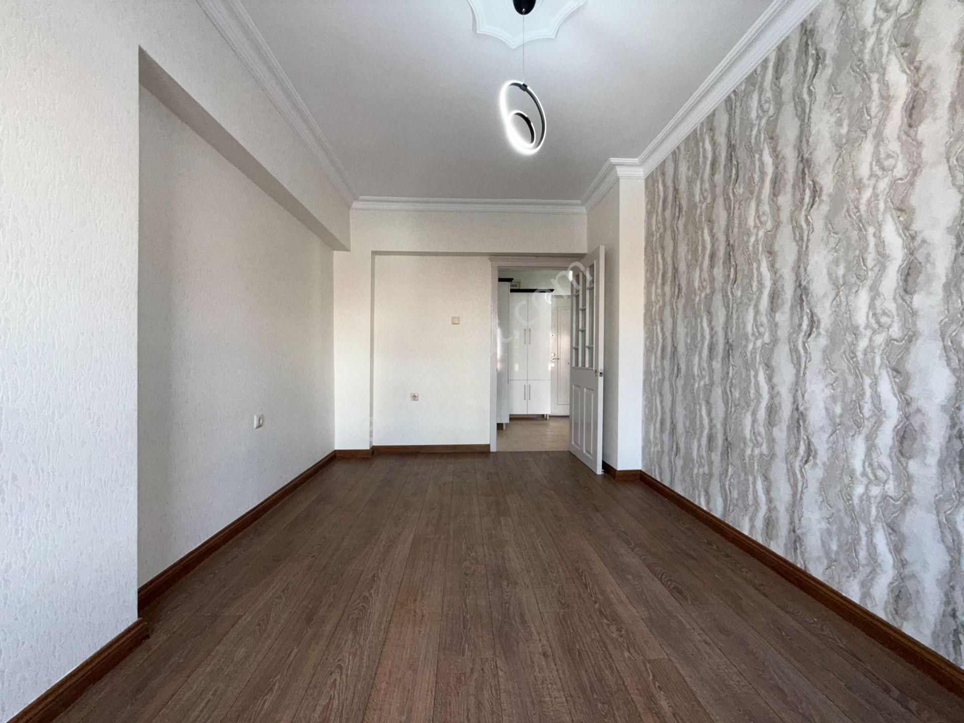 Ufuk Kılıç Emlak'tan Protokol Yolu Yakını Ara Kat Geniş 3+1 Daire - Görsel 14