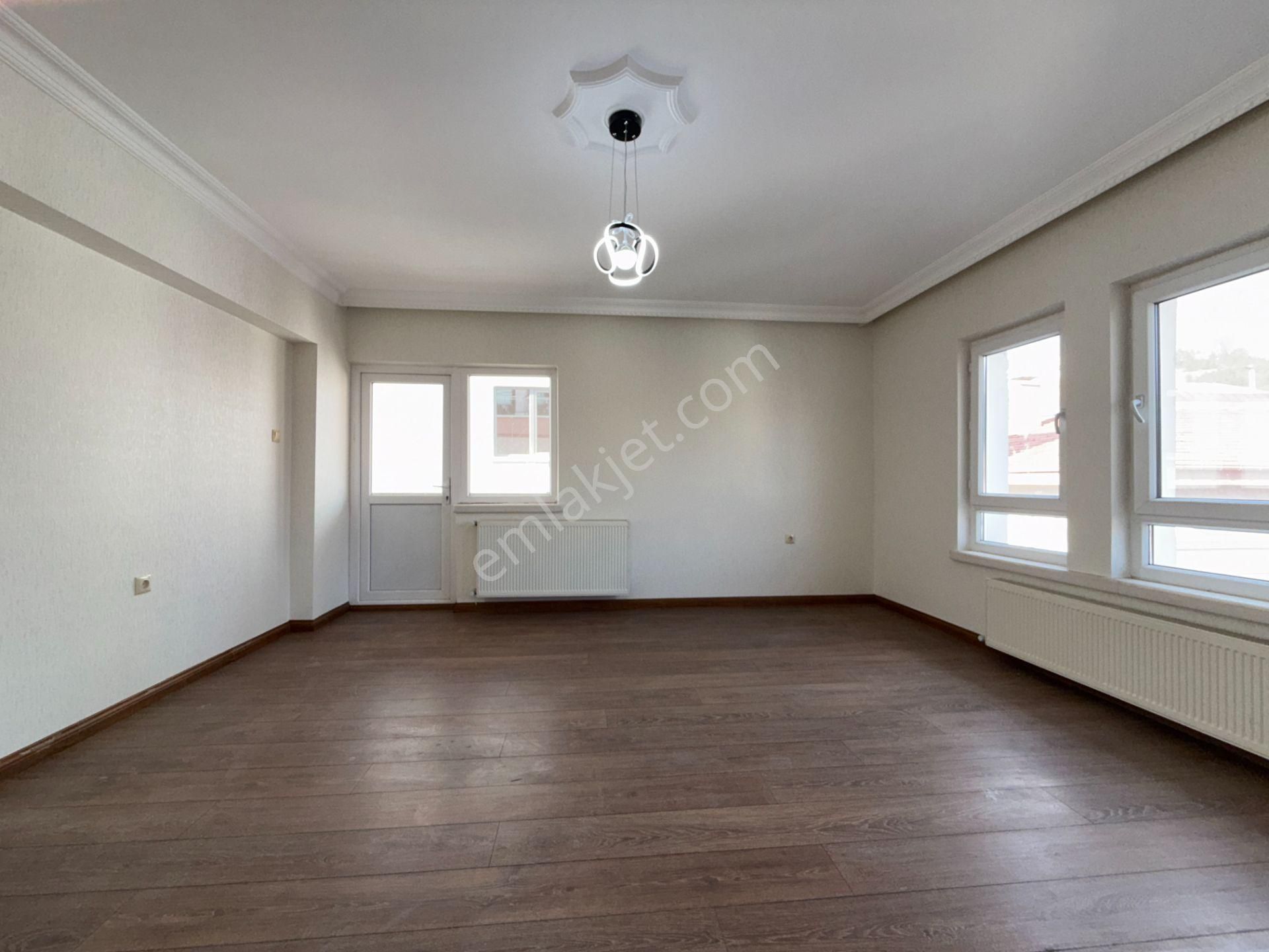 Ufuk Kılıç Emlak'tan Protokol Yolu Yakını Ara Kat Geniş 3+1 Daire - Görsel 9