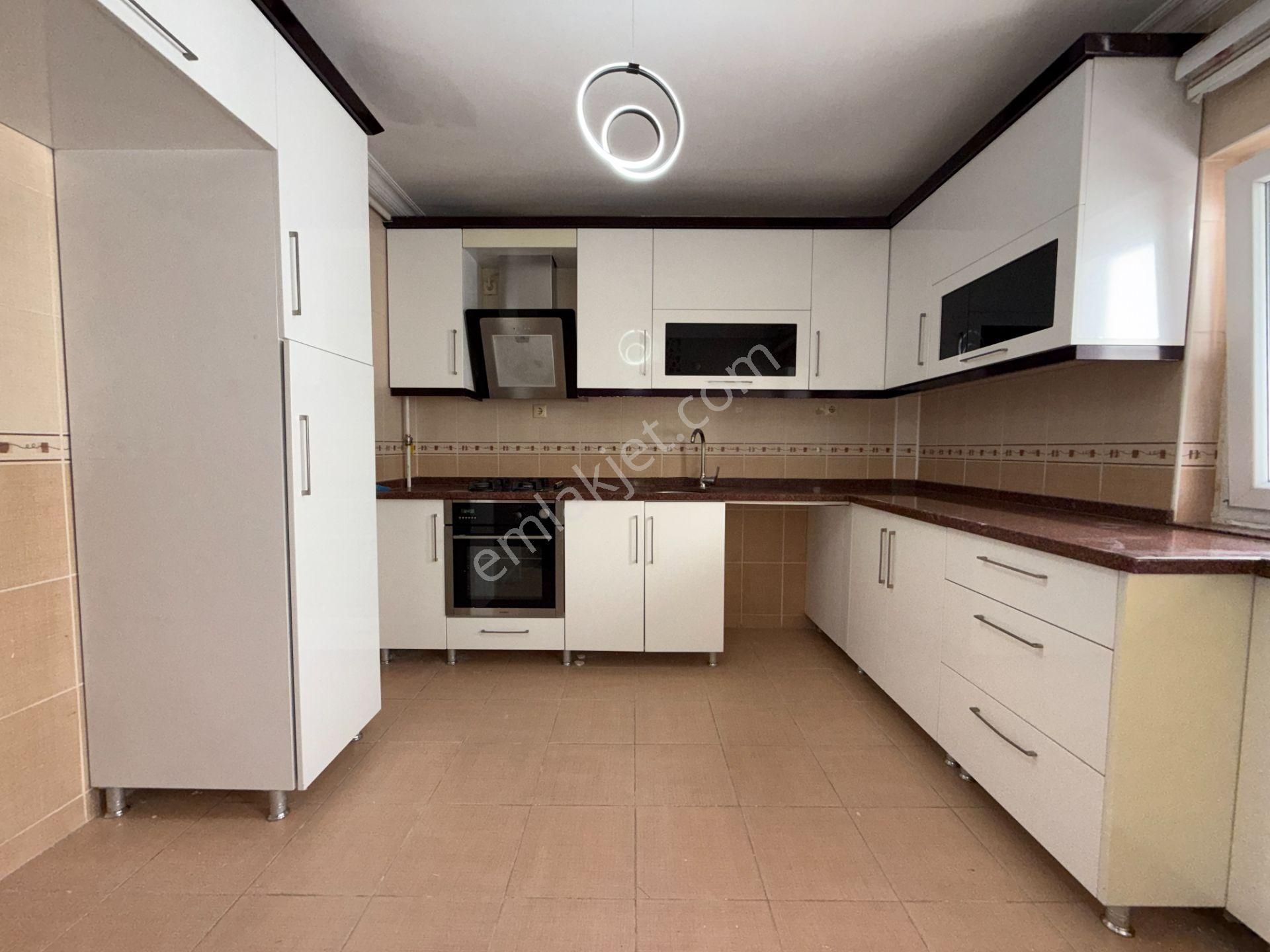 Ufuk Kılıç Emlak'tan Protokol Yolu Yakını Ara Kat Geniş 3+1 Daire - Görsel 5