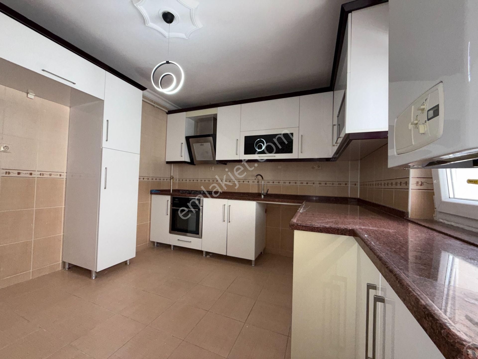 Ufuk Kılıç Emlak'tan Protokol Yolu Yakını Ara Kat Geniş 3+1 Daire - Görsel 4