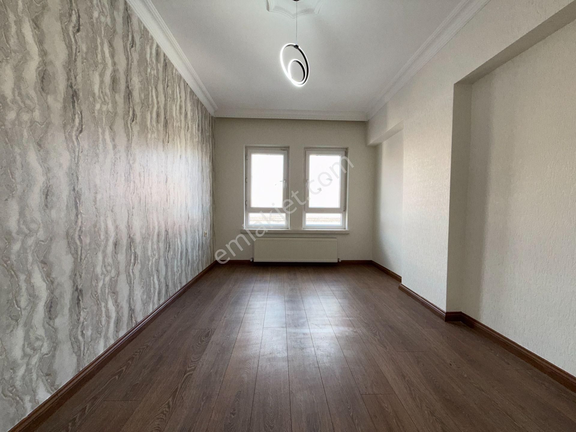 Ufuk Kılıç Emlak'tan Protokol Yolu Yakını Ara Kat Geniş 3+1 Daire - Görsel 13