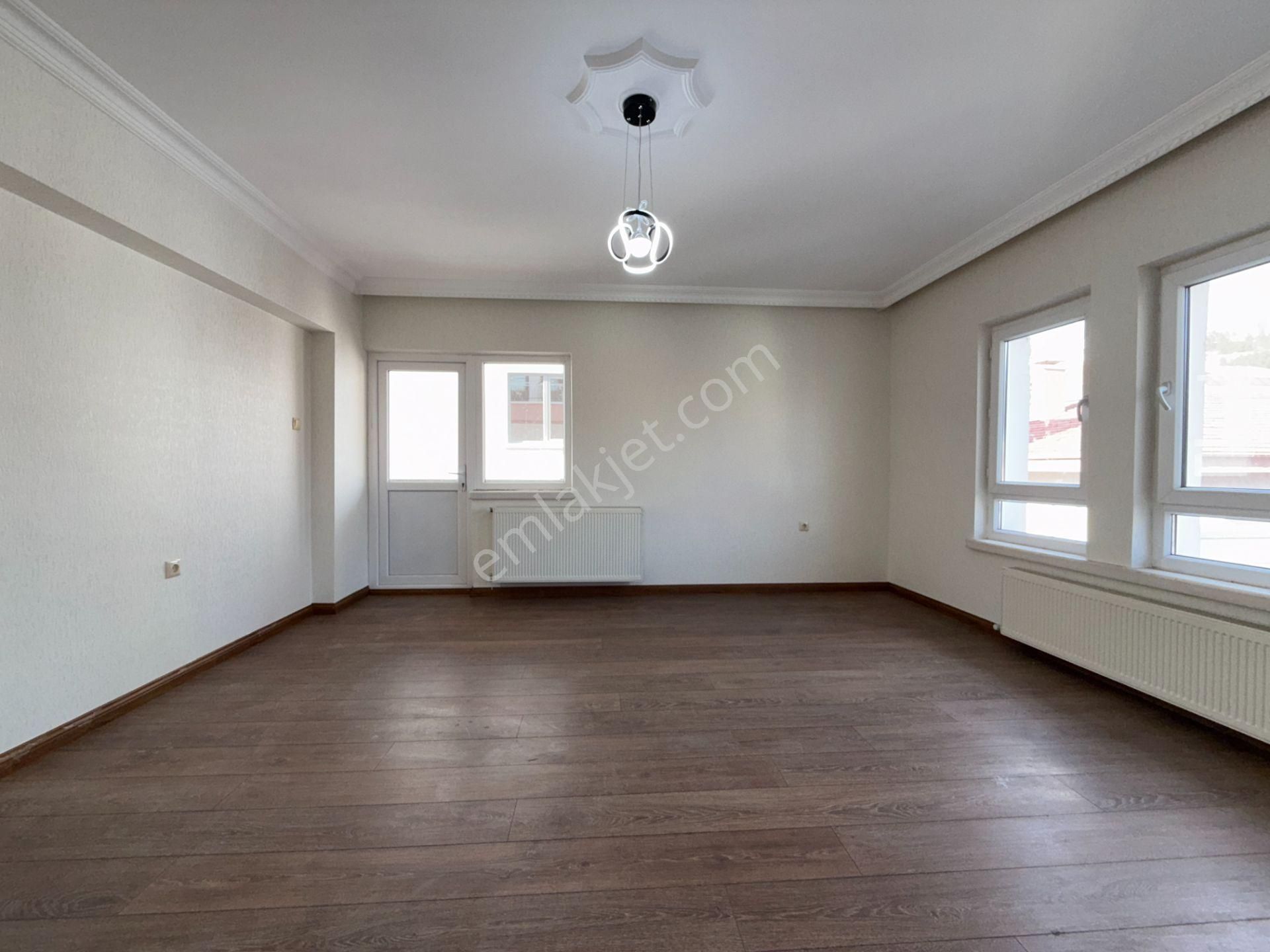 Ufuk Kılıç Emlak'tan Protokol Yolu Yakını Ara Kat Geniş 3+1 Daire - Görsel 12