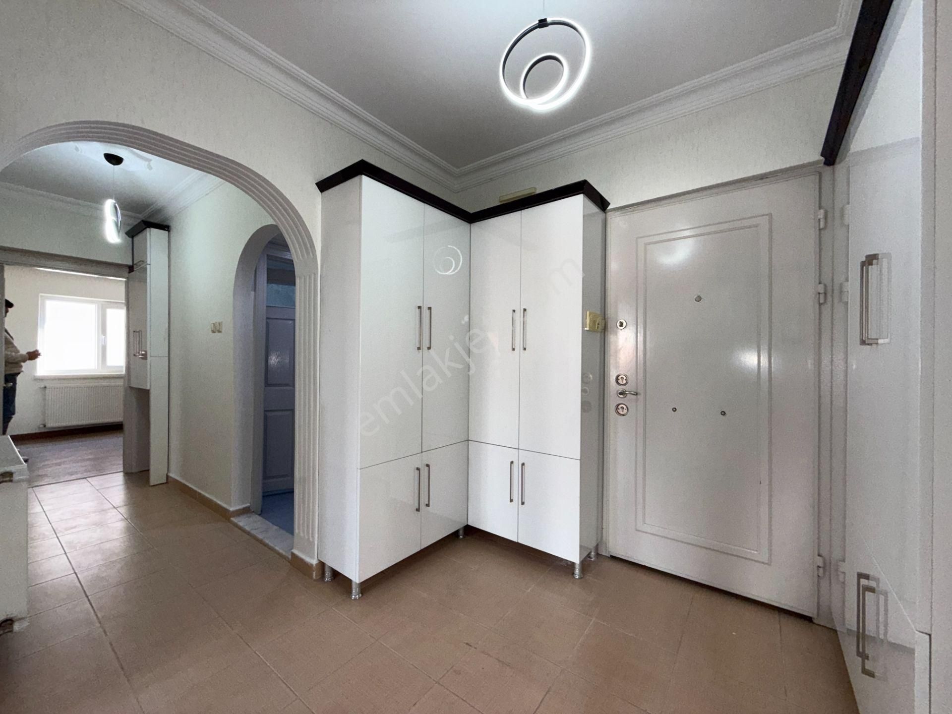 Ufuk Kılıç Emlak'tan Protokol Yolu Yakını Ara Kat Geniş 3+1 Daire - Görsel 28