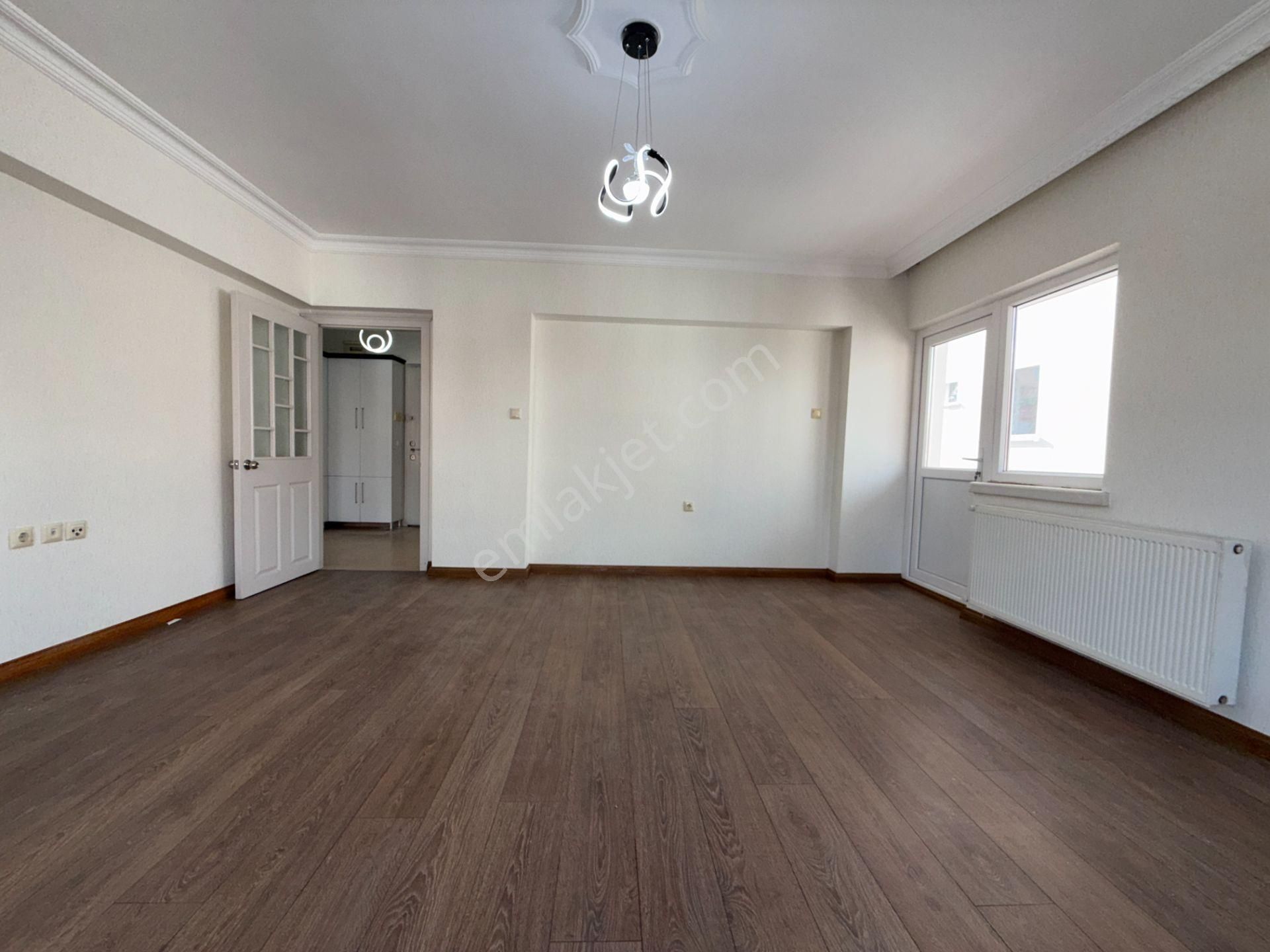 Ufuk Kılıç Emlak'tan Protokol Yolu Yakını Ara Kat Geniş 3+1 Daire - Görsel 11