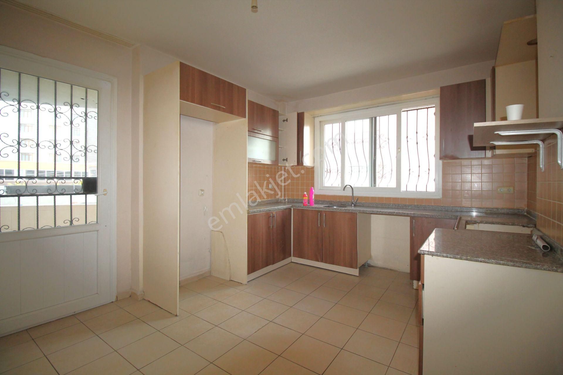 Retro’dan Yeni Mahalle’de Teraslı Geniş B.mutfak Site İçi Kiralık 3+1 - Görsel 6