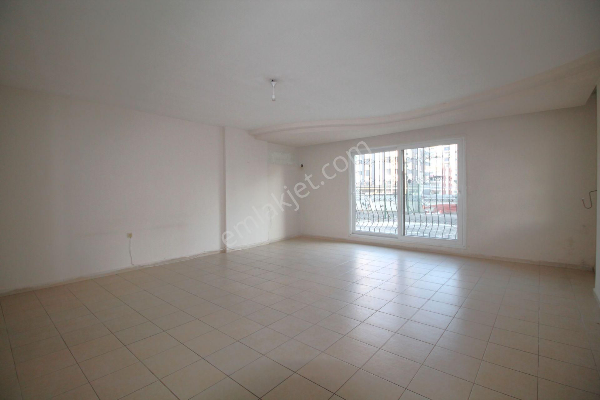 Retro’dan Yeni Mahalle’de Teraslı Geniş B.mutfak Site İçi Kiralık 3+1