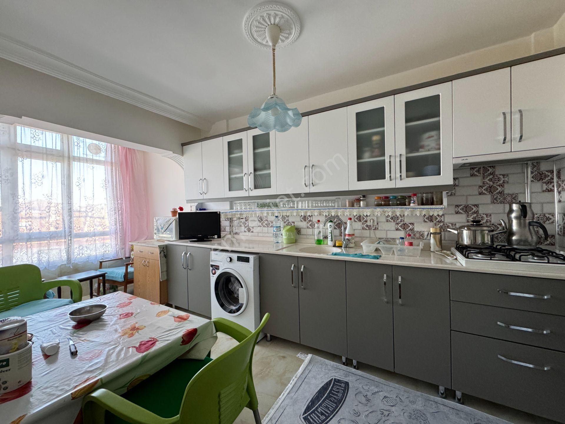 Ufuk Kılıç Emlak'tan Pursaklarda Uygun Fiyata Çift Asansörlü Ara Kat Daire