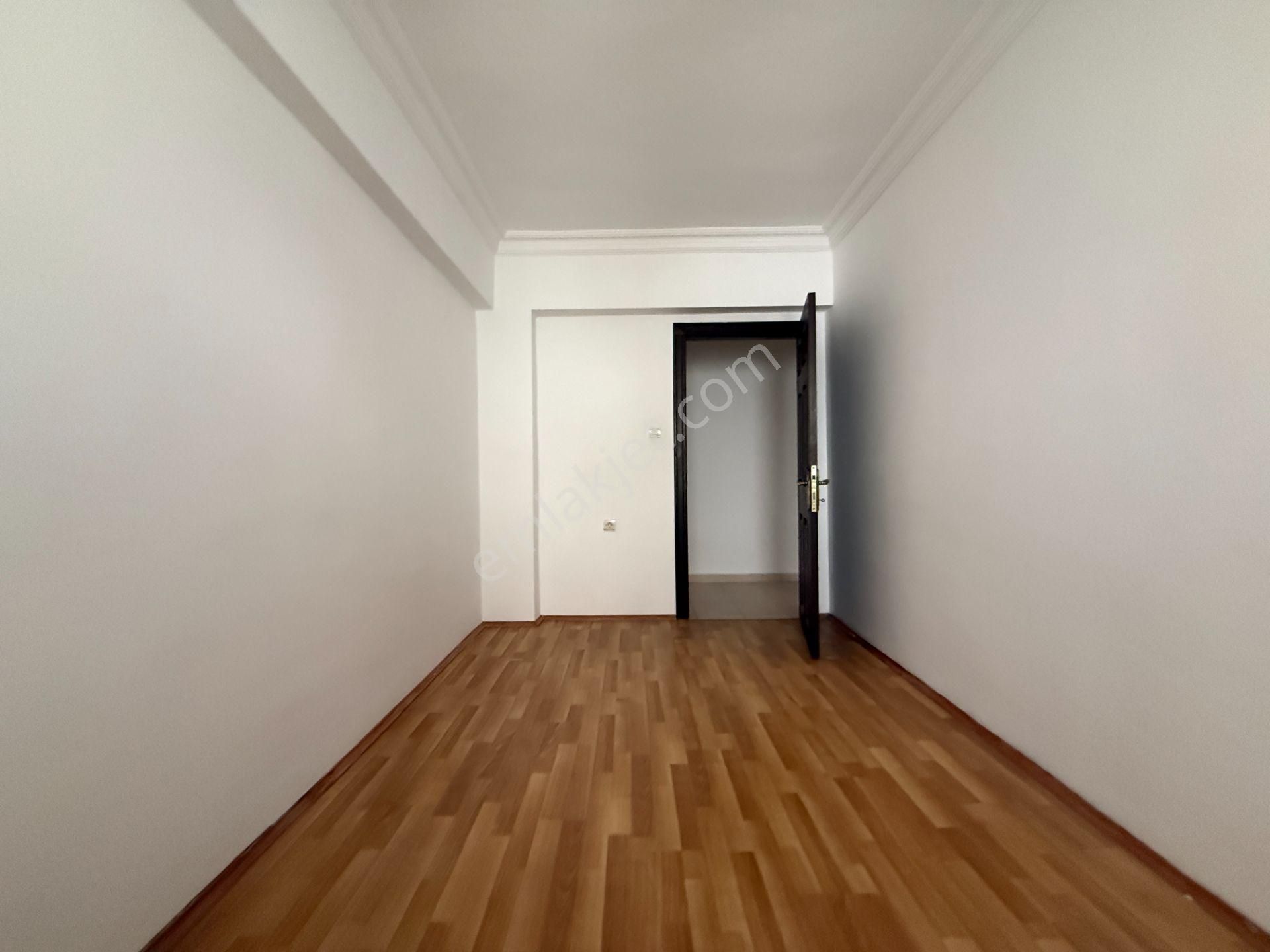 Pursaklar Ufuk Kılıç Emlak'tan Merkezde 3. Katta Masrafsız 3+1 Daire - Görsel 16