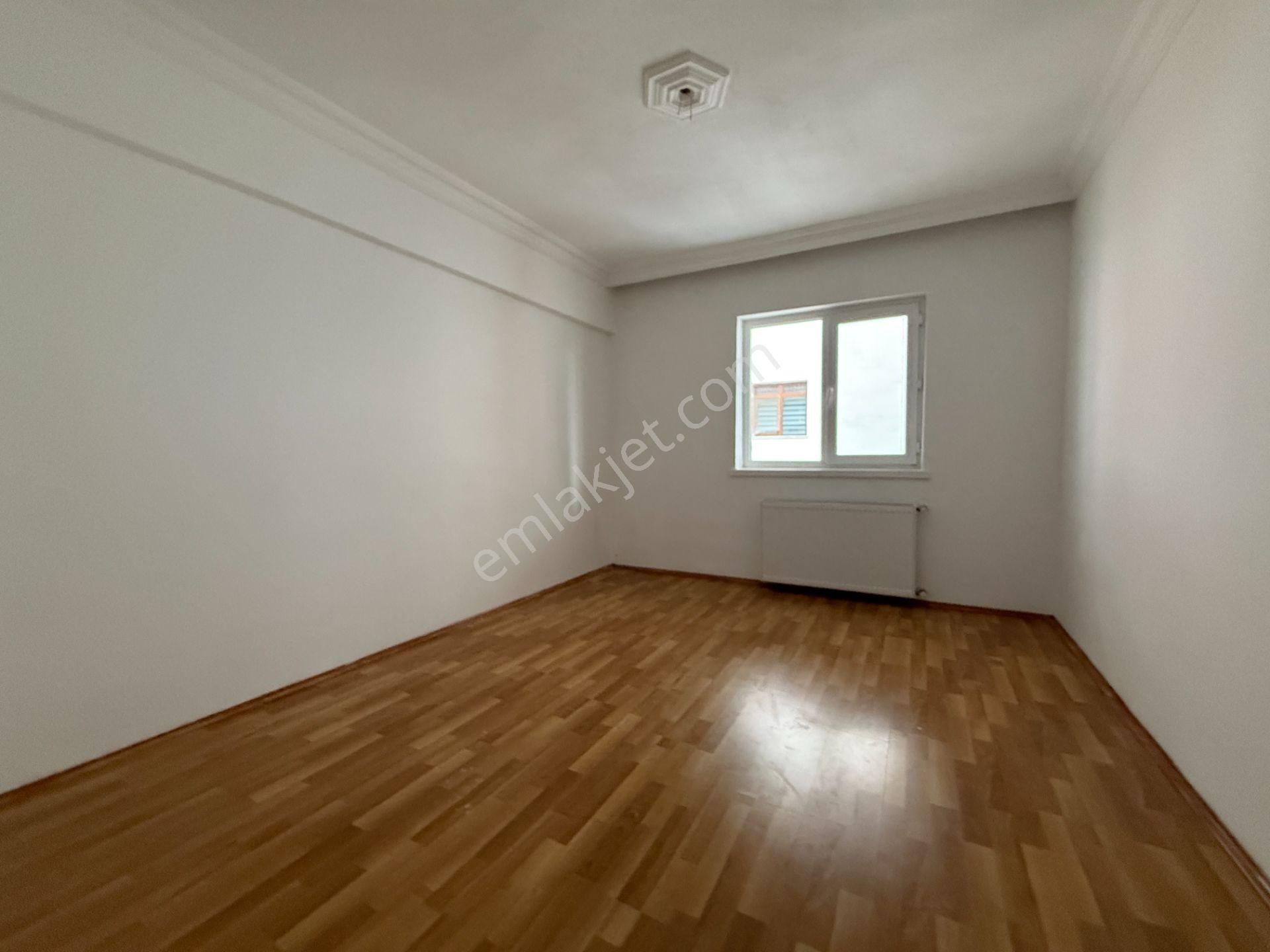 Pursaklar Ufuk Kılıç Emlak'tan Merkezde 3. Katta Masrafsız 3+1 Daire - Görsel 18