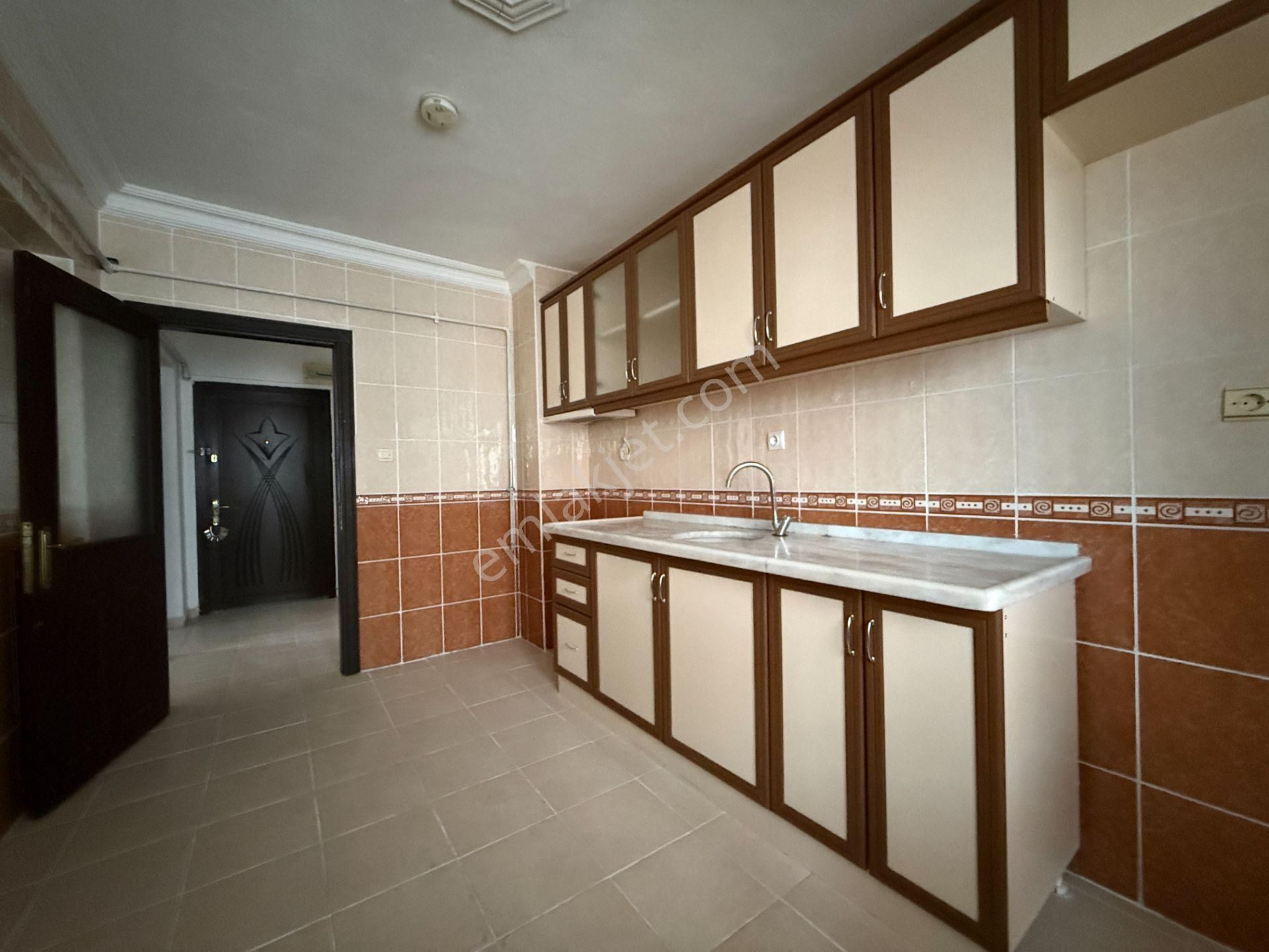 Pursaklar Ufuk Kılıç Emlak'tan Merkezde 3. Katta Masrafsız 3+1 Daire - Görsel 4