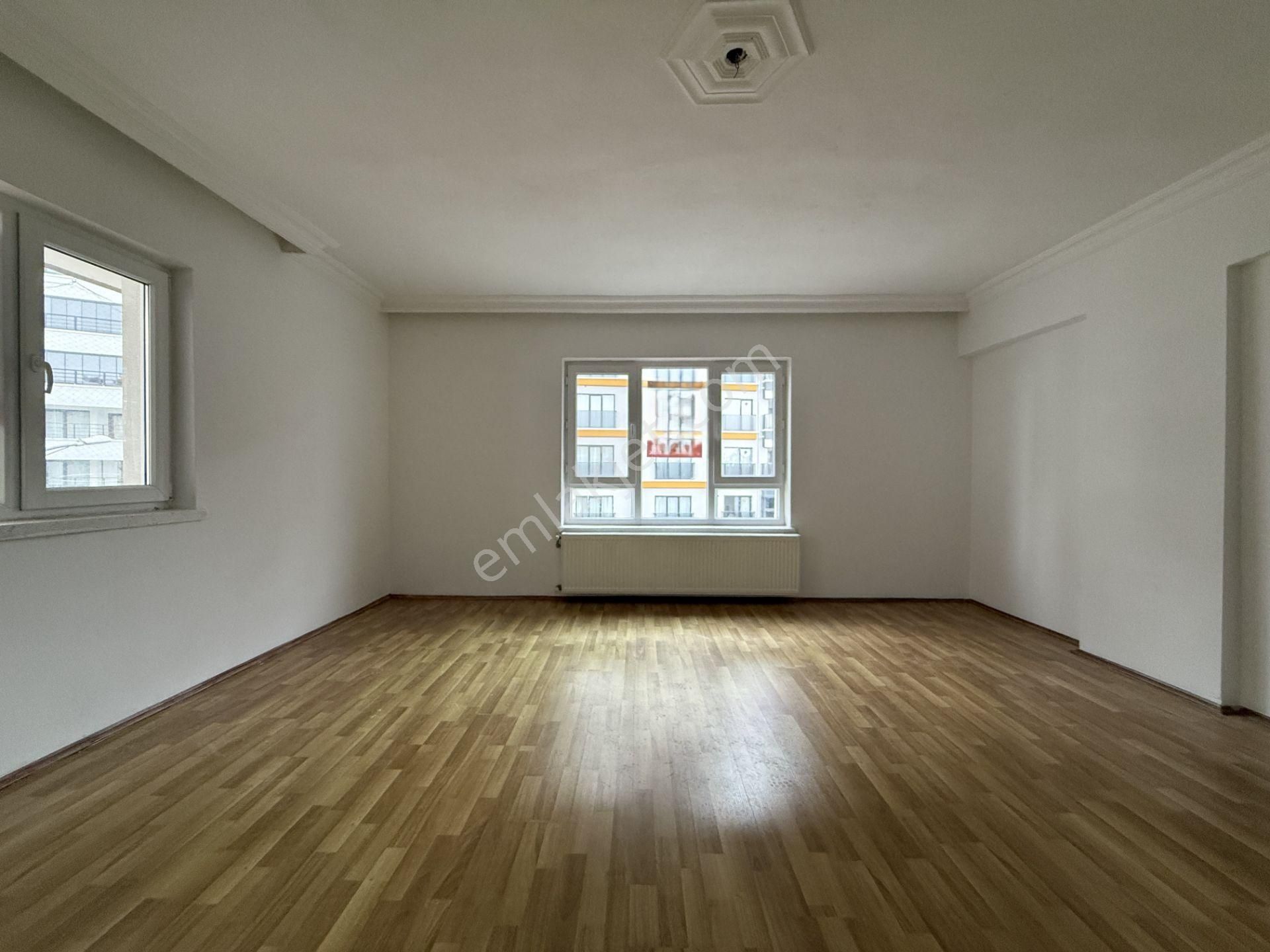 Pursaklar Ufuk Kılıç Emlak'tan Merkezde 3. Katta Masrafsız 3+1 Daire - Görsel 8