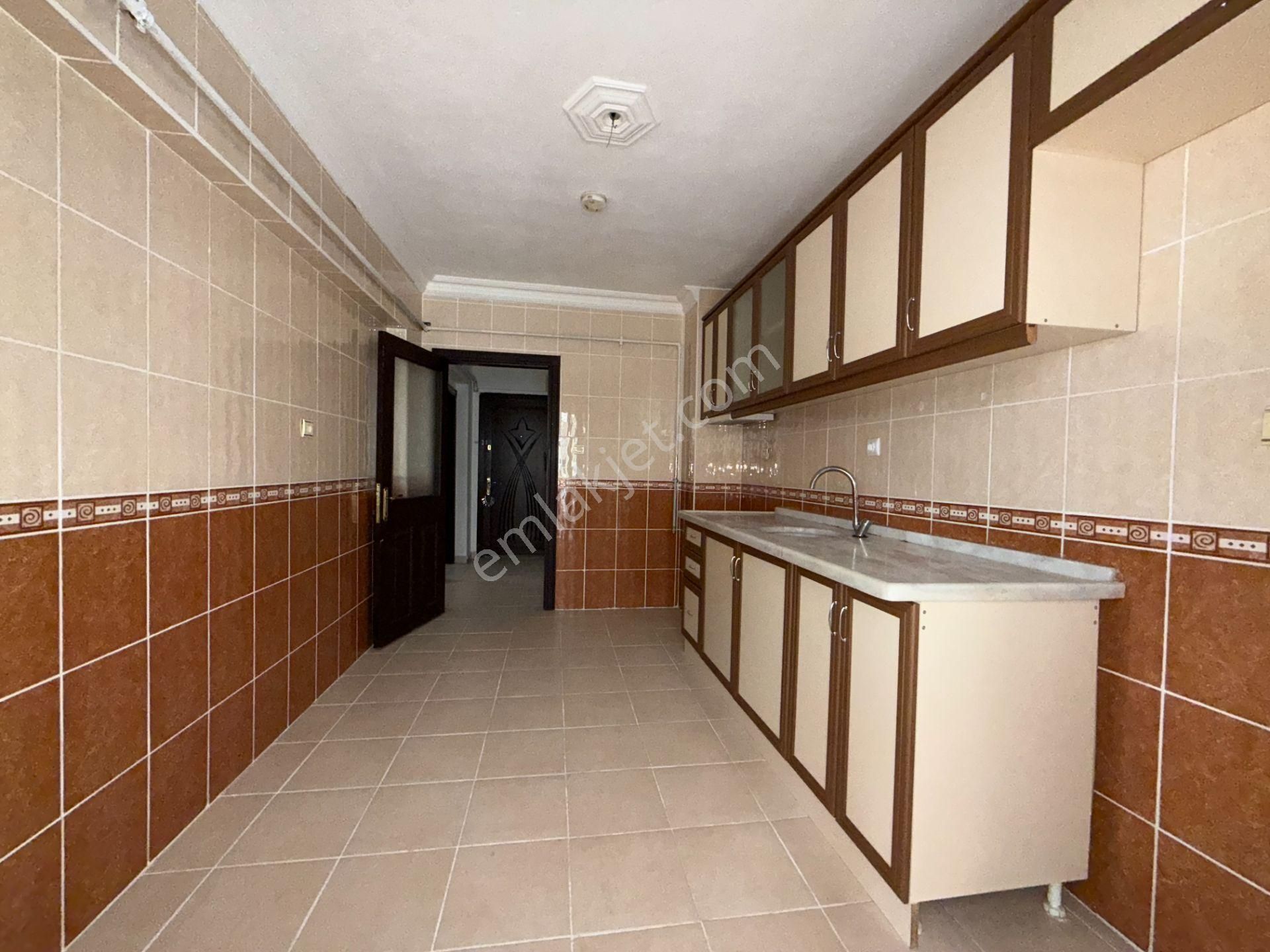 Pursaklar Ufuk Kılıç Emlak'tan Merkezde 3. Katta Masrafsız 3+1 Daire - Görsel 2