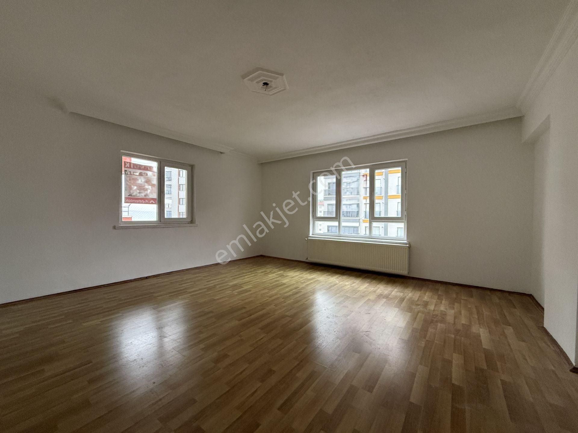 Pursaklar Ufuk Kılıç Emlak'tan Merkezde 3. Katta Masrafsız 3+1 Daire - Görsel 11