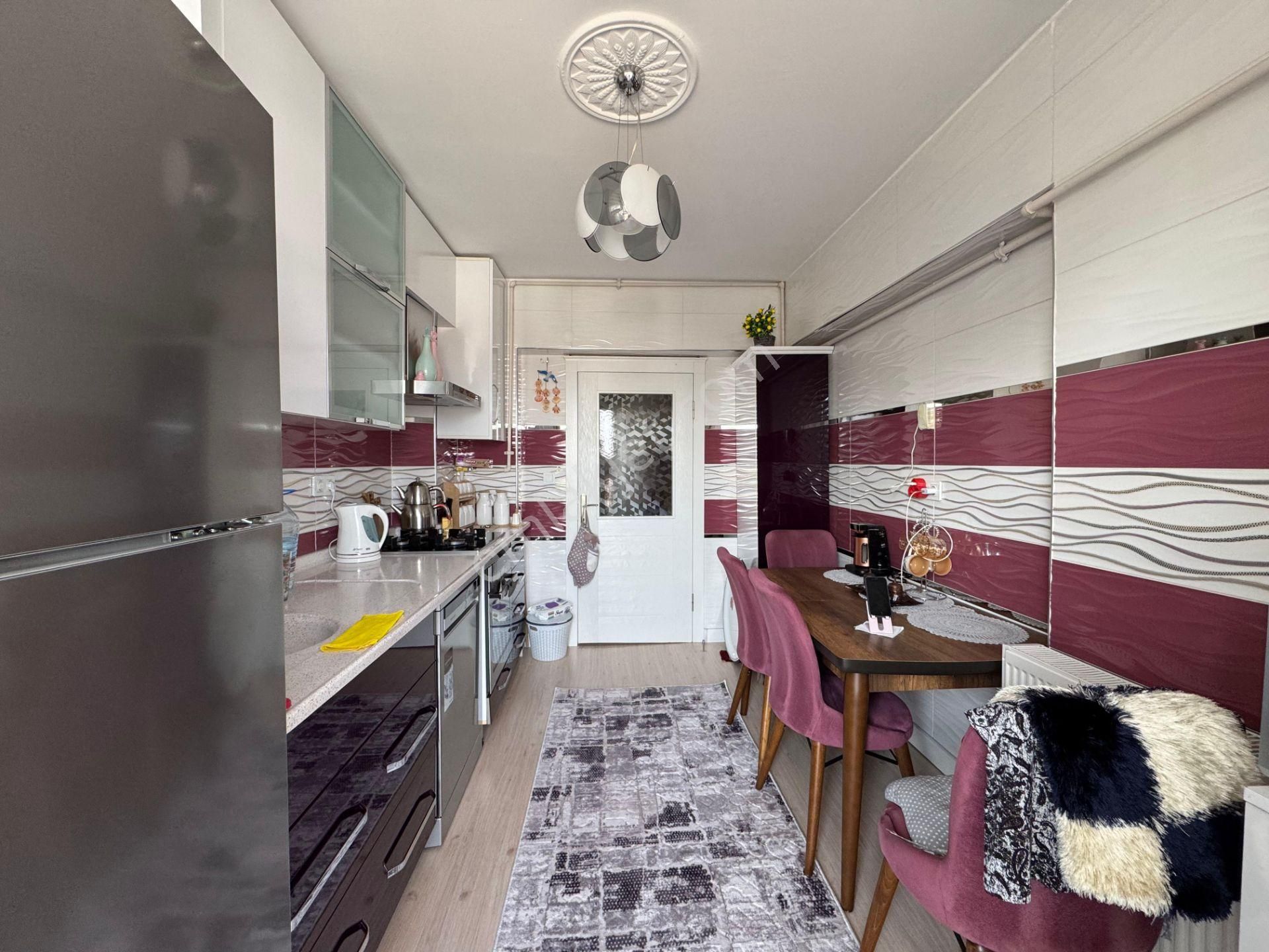 Ufuk Kılıç Emlak'tan Çift Banyolu Asansörlü Teraslı 5+1 Dublex Daire - Görsel 3