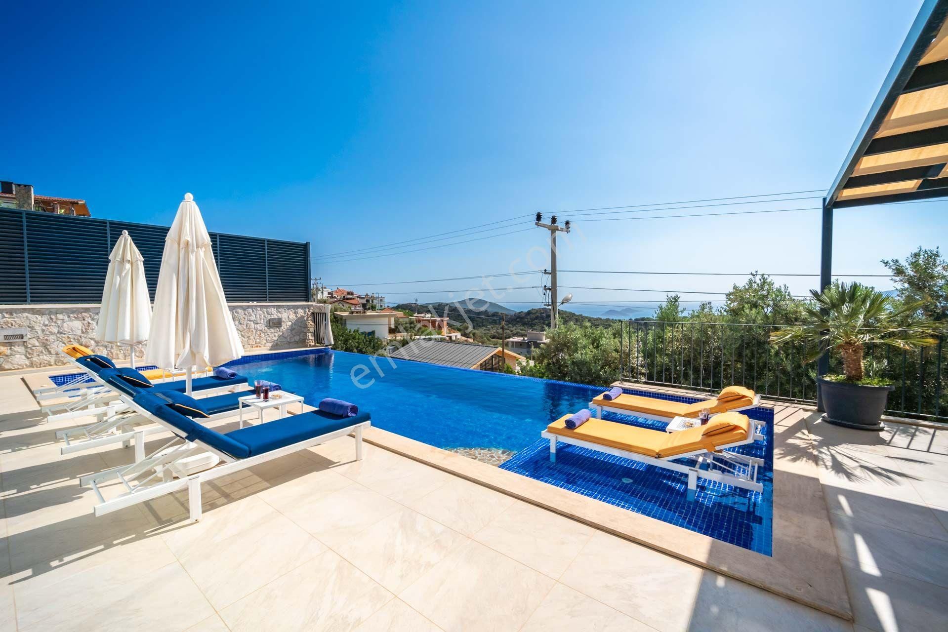 Kaş Bezirgan Mevkiinde Deniz Manzaralı Lüks Kiralık Villa - Görsel 9