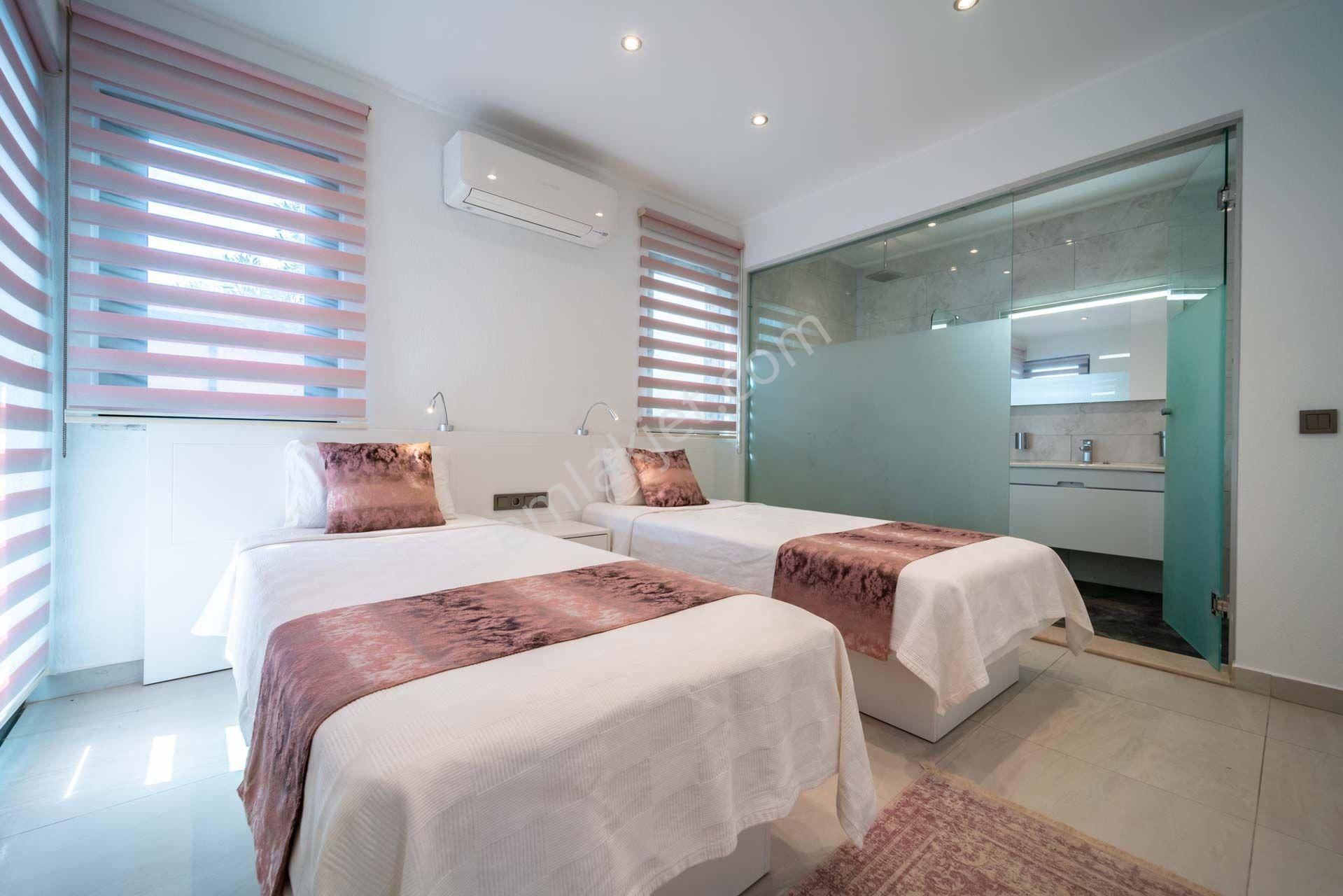 Kaş Bezirgan Mevkiinde Deniz Manzaralı Lüks Kiralık Villa - Görsel 19