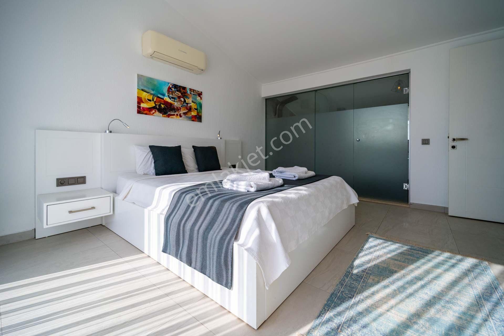 Kaş Bezirgan Mevkiinde Deniz Manzaralı Lüks Kiralık Villa - Görsel 21