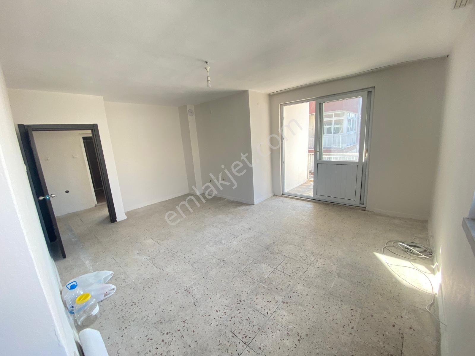 Prestij'den Güvenevler'de Forum Civarı Asansörlü 2+1 Daire