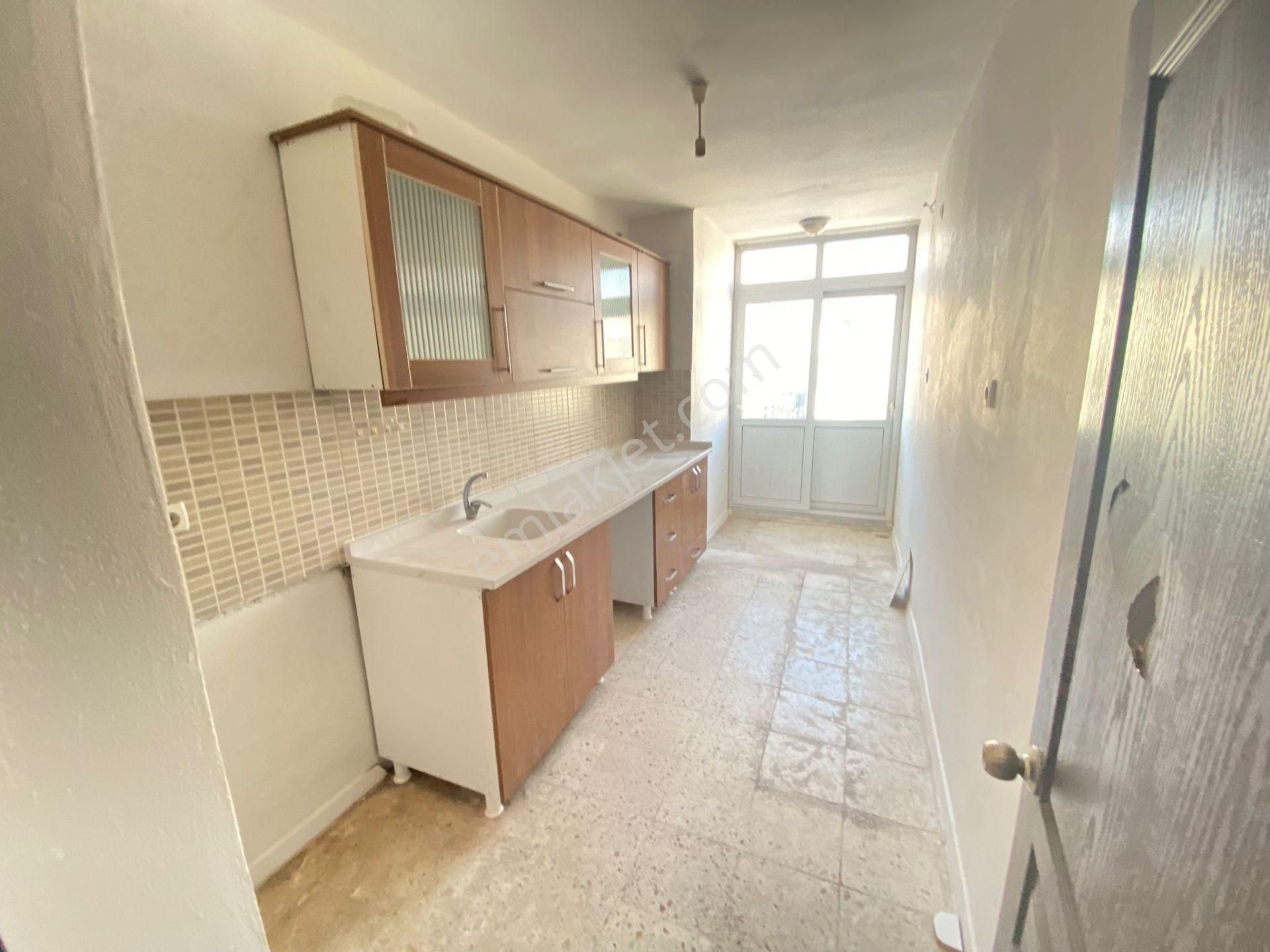Prestij'den Güvenevler'de Forum Civarı Asansörlü 2+1 Daire - Görsel 2
