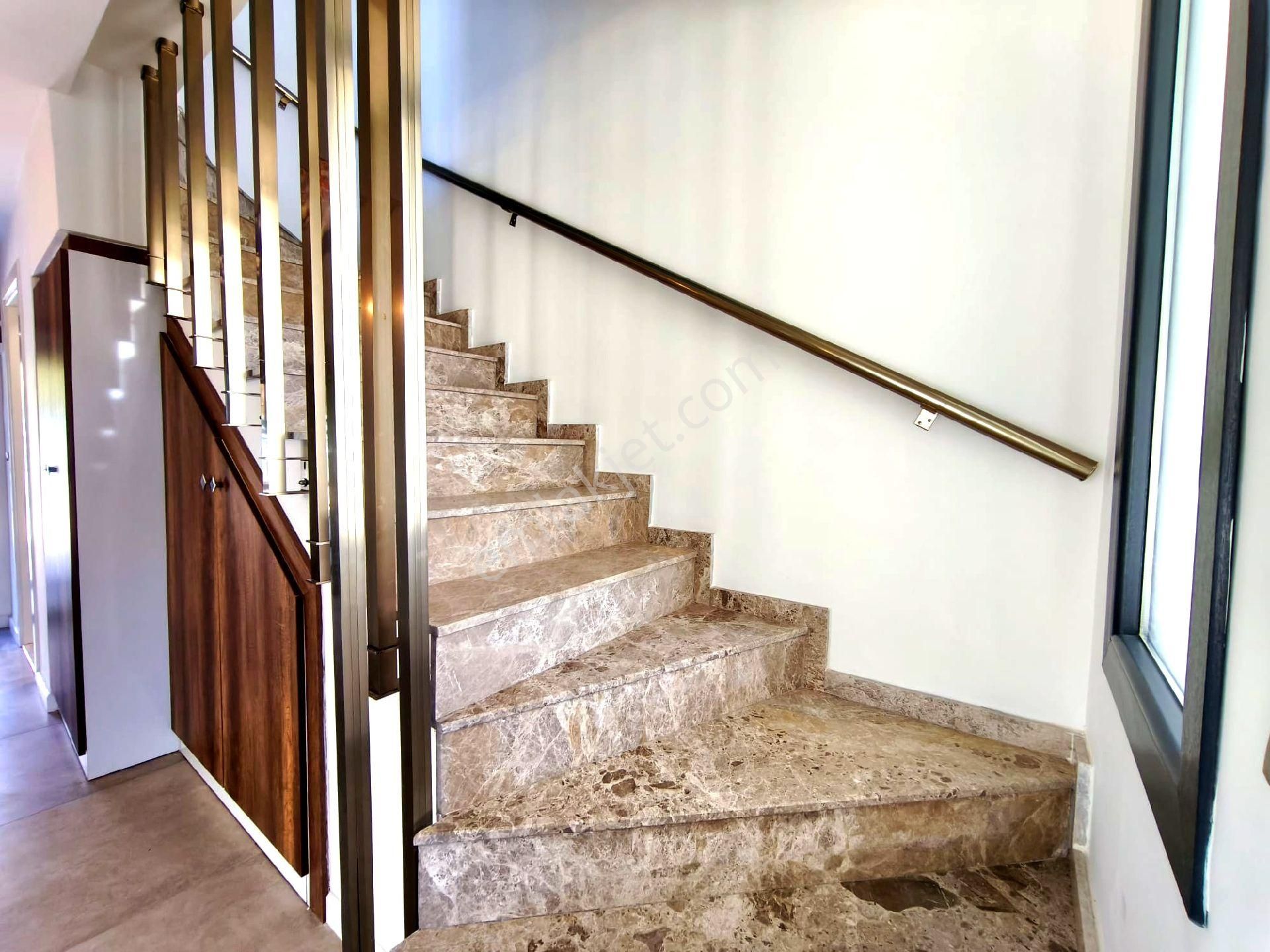 Ata Emlak'tan Havuzlu Sitede Otoparklı Bahçeli Villa - Görsel 14