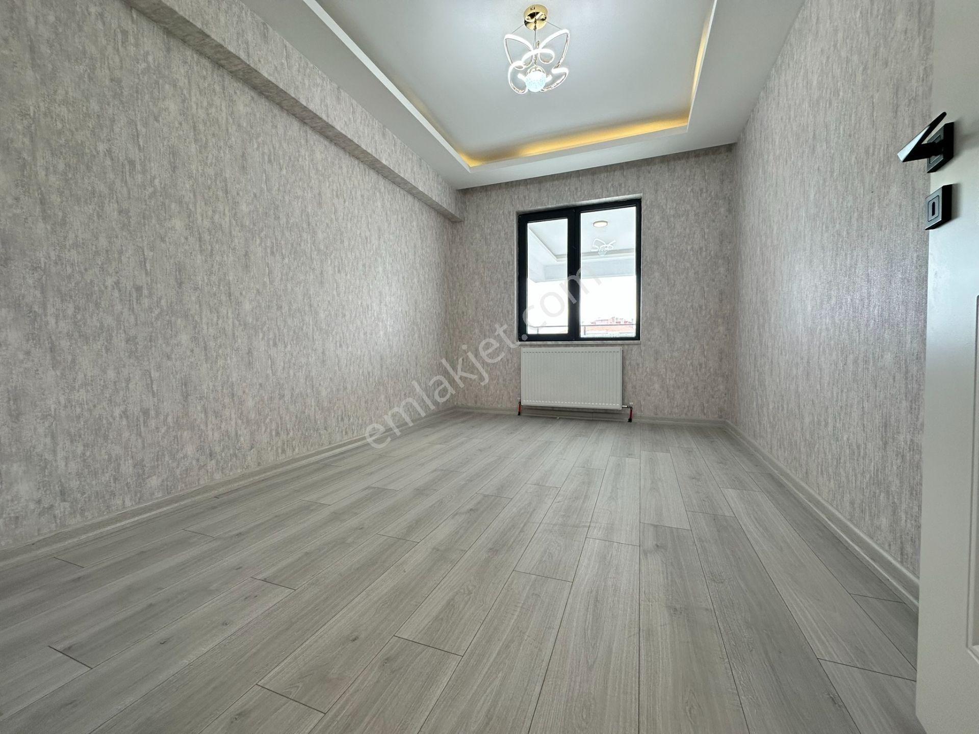 Pursaklar Mehmet Zengin Emlak'tan Teras Balkonlu Hastane Yakını 9.kat 4+1 Sıfır Sitede Daire - Görsel 13