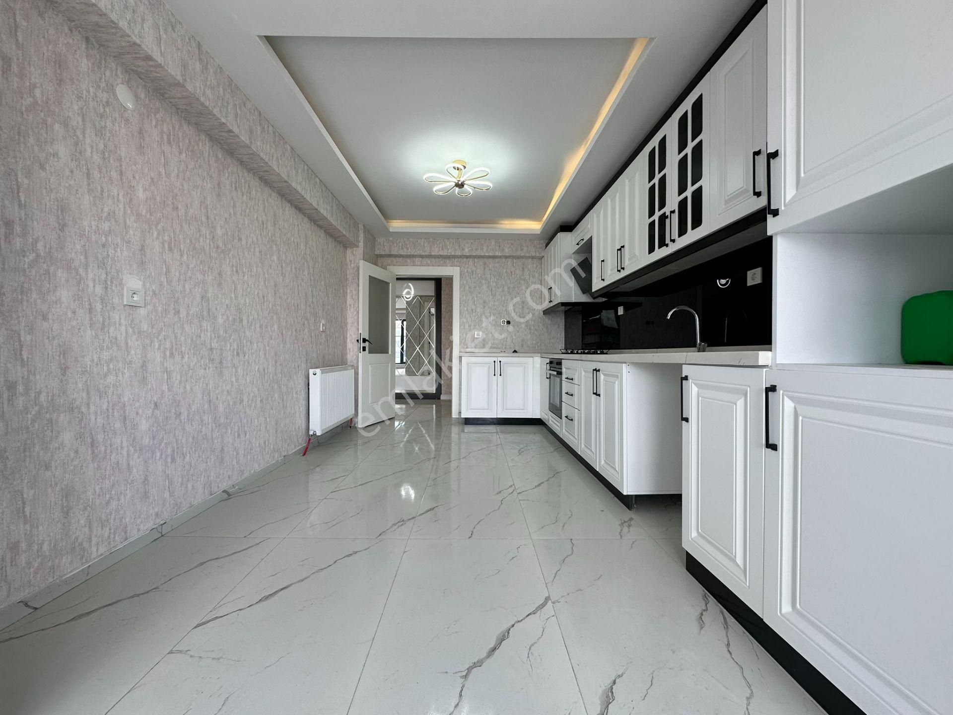 Pursaklar Mehmet Zengin Emlak'tan Teras Balkonlu Hastane Yakını 9.kat 4+1 Sıfır Sitede Daire - Görsel 8