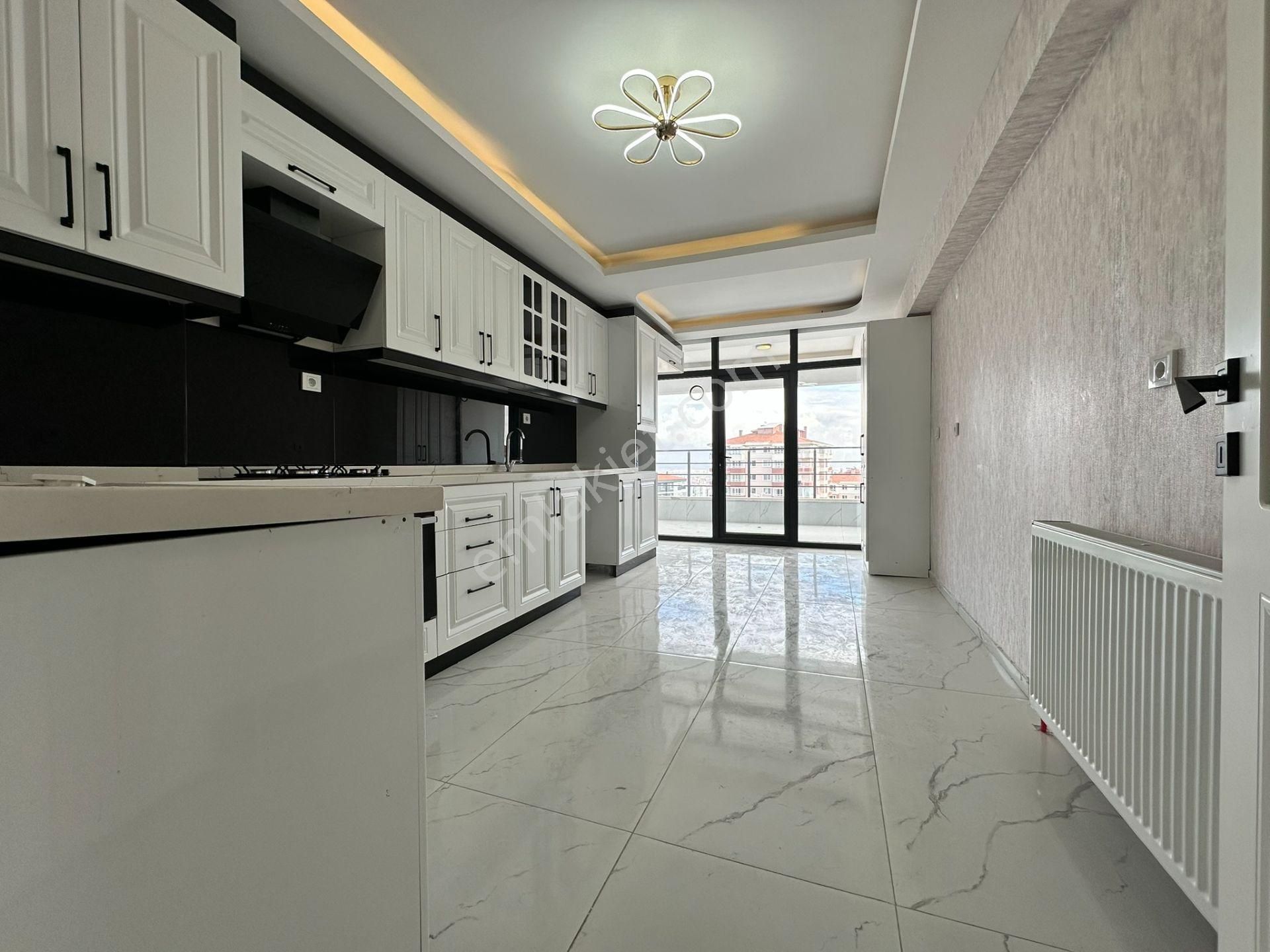 Pursaklar Mehmet Zengin Emlak'tan Teras Balkonlu Hastane Yakını 9.kat 4+1 Sıfır Sitede Daire - Görsel 2