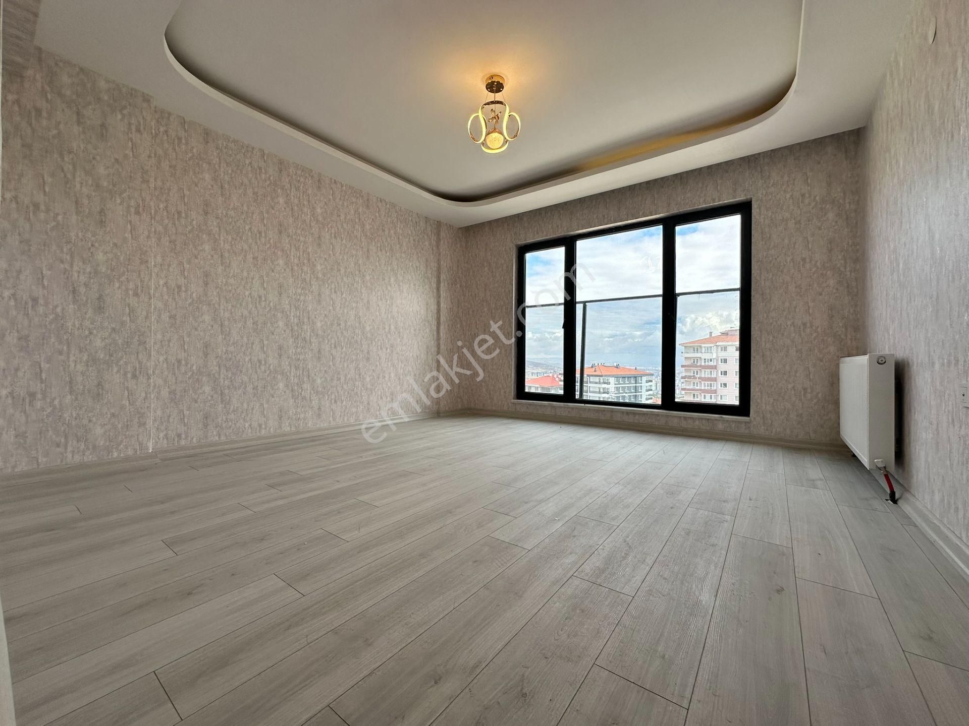 Pursaklar Mehmet Zengin Emlak'tan Teras Balkonlu Hastane Yakını 9.kat 4+1 Sıfır Sitede Daire - Görsel 19