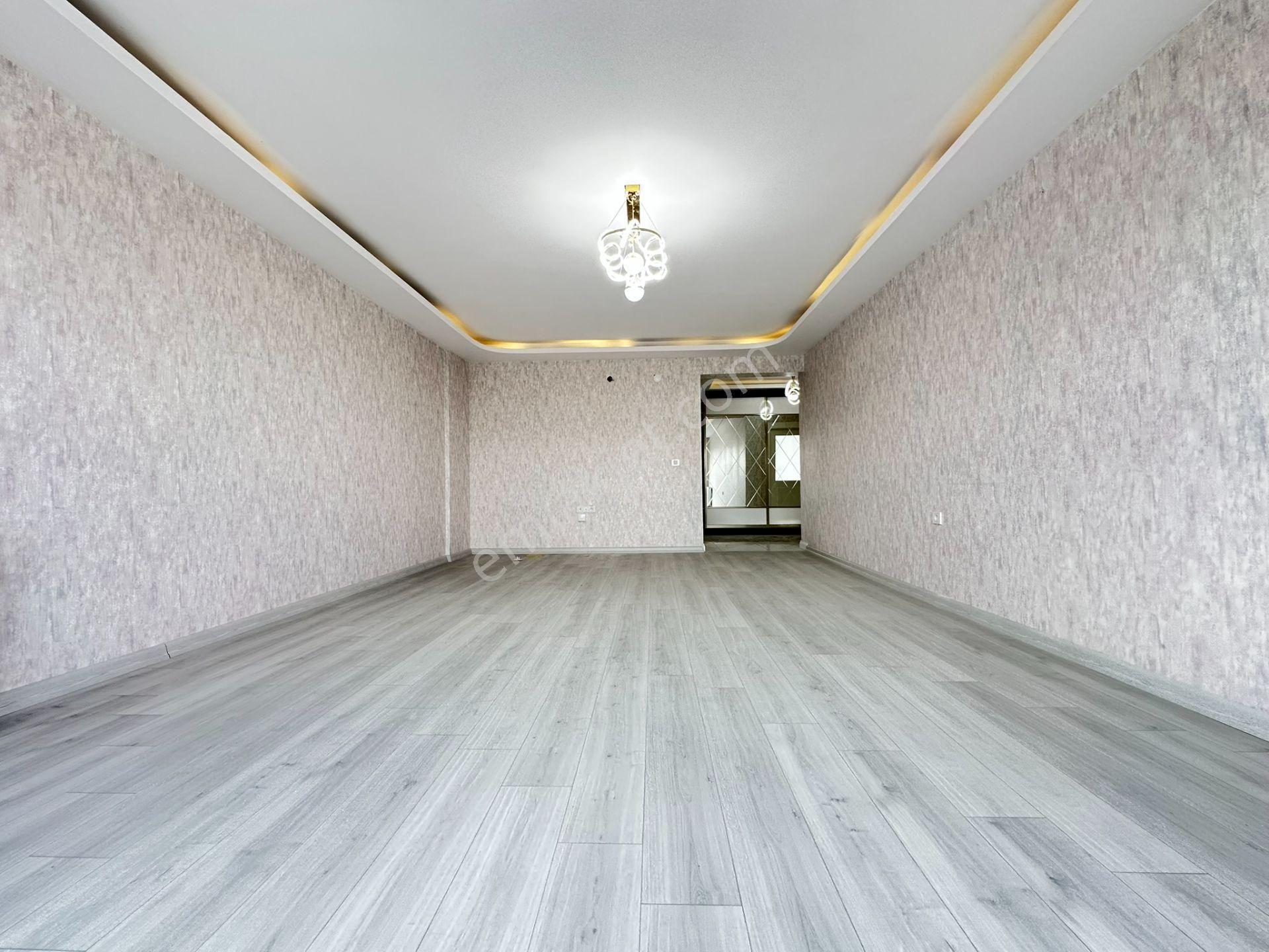 Pursaklar Mehmet Zengin Emlak'tan Teras Balkonlu Hastane Yakını 9.kat 4+1 Sıfır Sitede Daire - Görsel 14