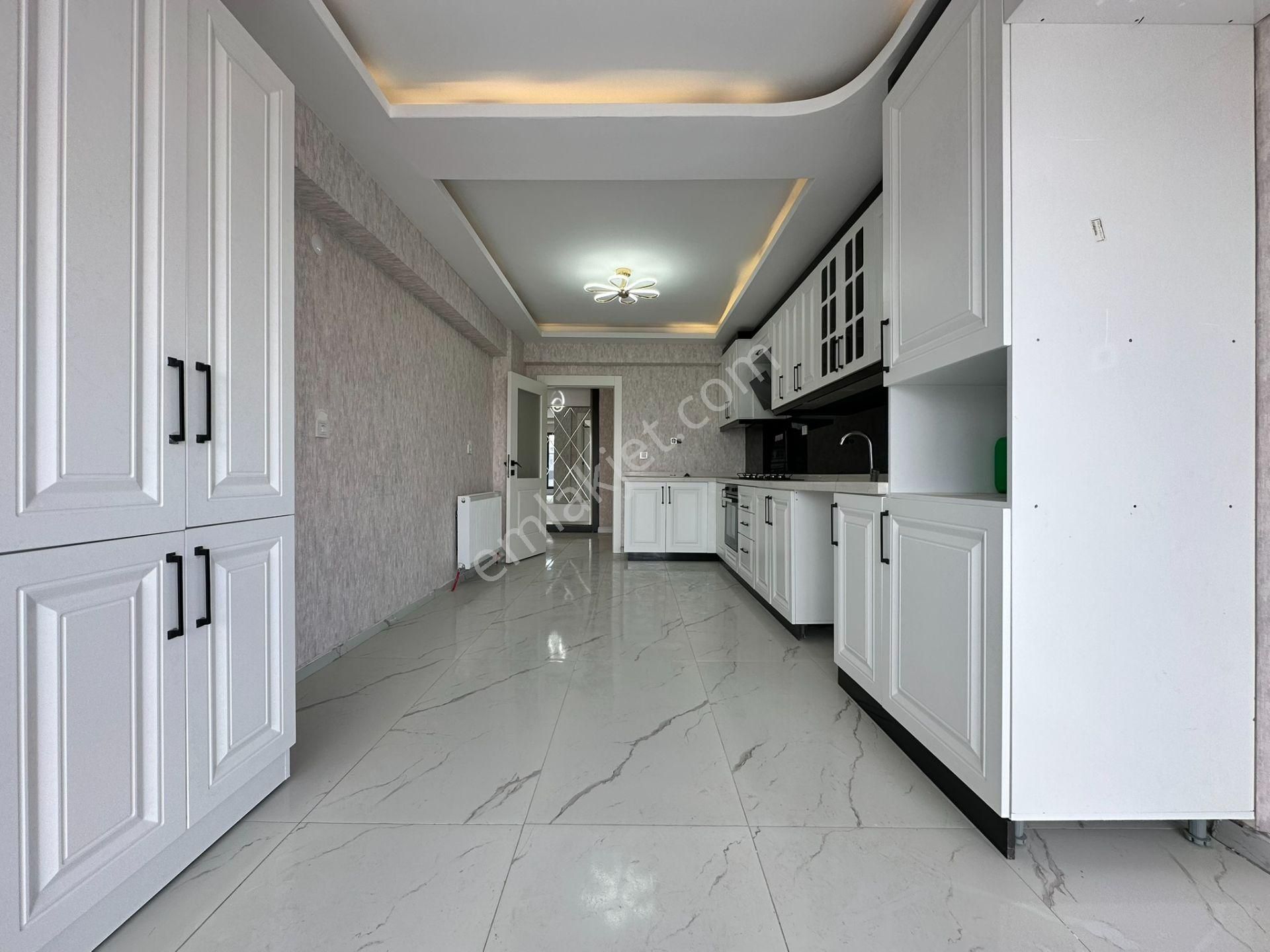 Pursaklar Mehmet Zengin Emlak'tan Teras Balkonlu Hastane Yakını 9.kat 4+1 Sıfır Sitede Daire - Görsel 7