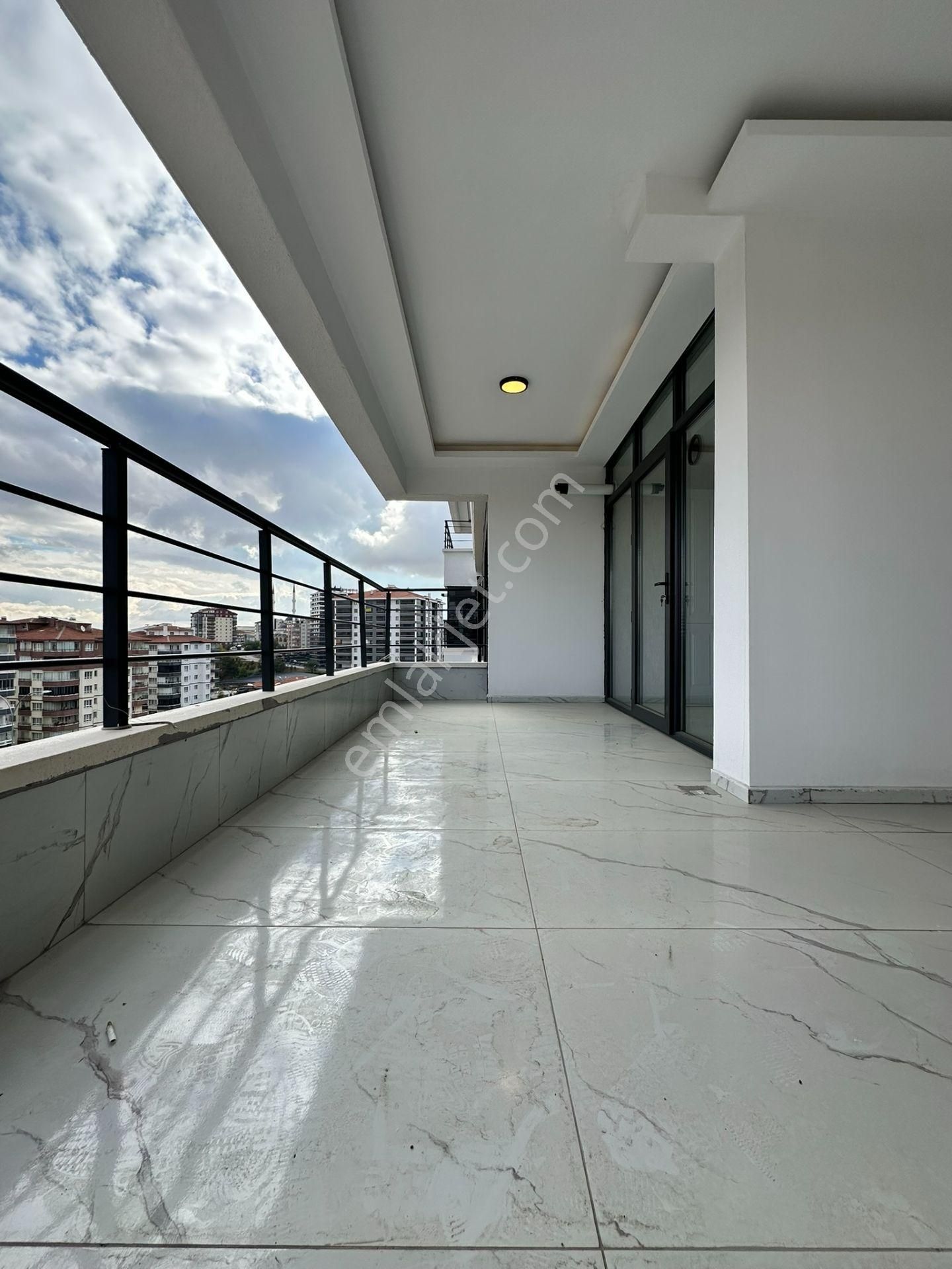 Pursaklar Mehmet Zengin Emlak'tan Teras Balkonlu Hastane Yakını 9.kat 4+1 Sıfır Sitede Daire - Görsel 30