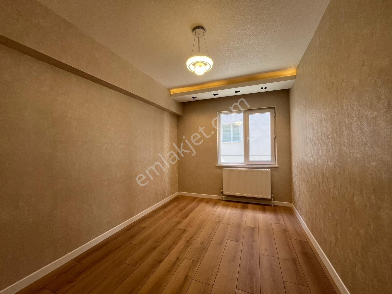 Ufuk Kılıç Emlak'tan Çift Banyolu Asansörlü Şık Tasarımlı Katta 4+1 - Görsel 17