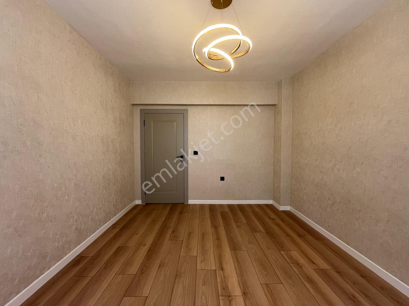 Ufuk Kılıç Emlak'tan Çift Banyolu Asansörlü Şık Tasarımlı Katta 4+1 - Görsel 15