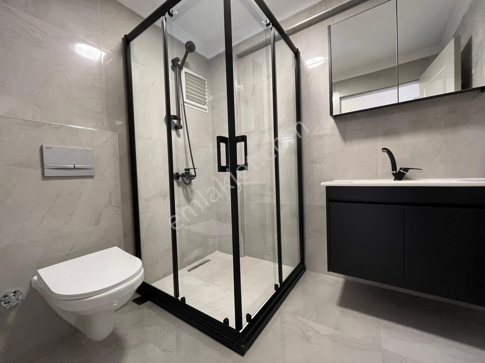 Ufuk Kılıç Emlak'tan Çift Banyolu Asansörlü Şık Tasarımlı Katta 4+1 - Görsel 29