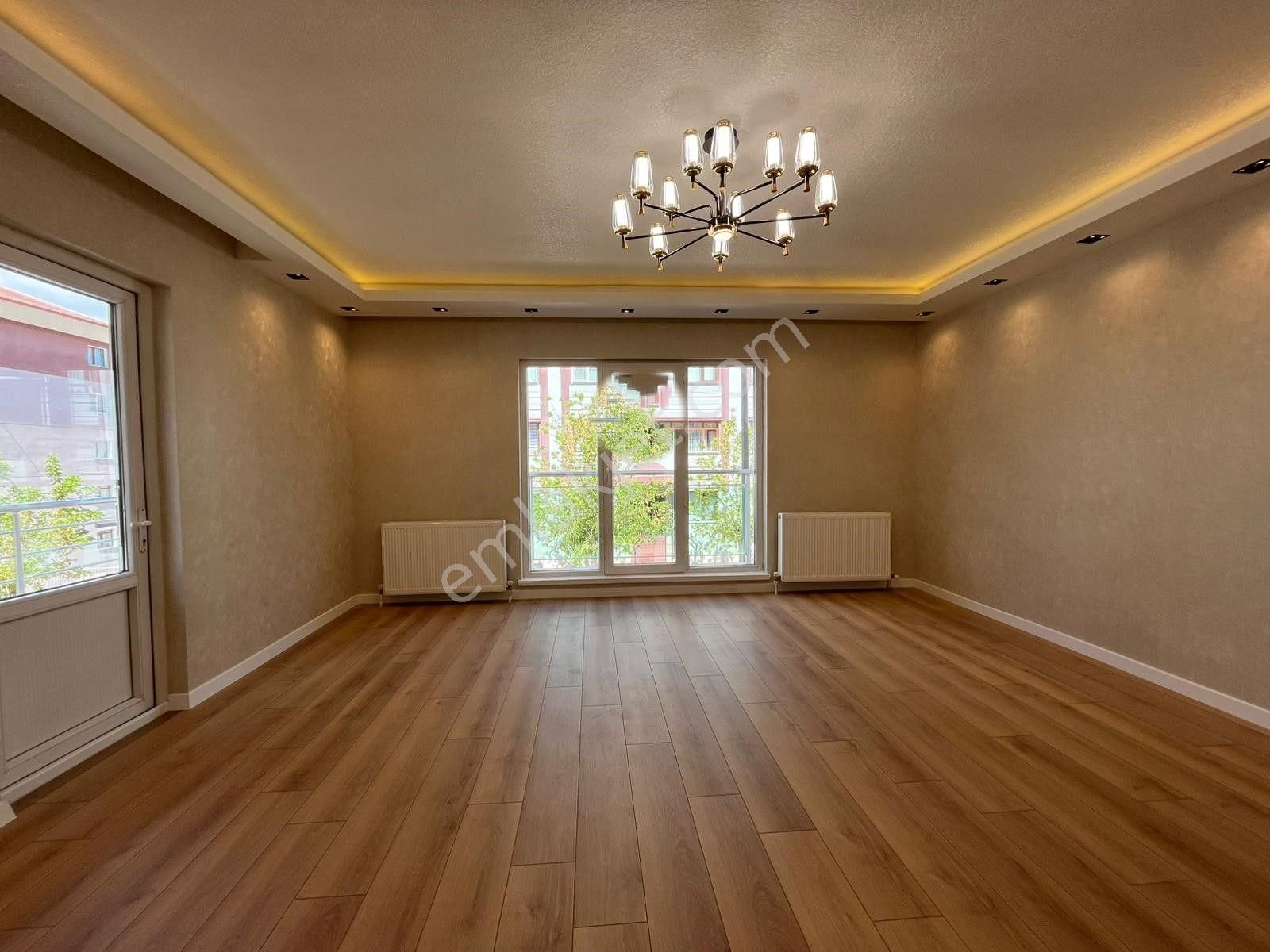 Ufuk Kılıç Emlak'tan Çift Banyolu Asansörlü Şık Tasarımlı Katta 4+1 - Görsel 7