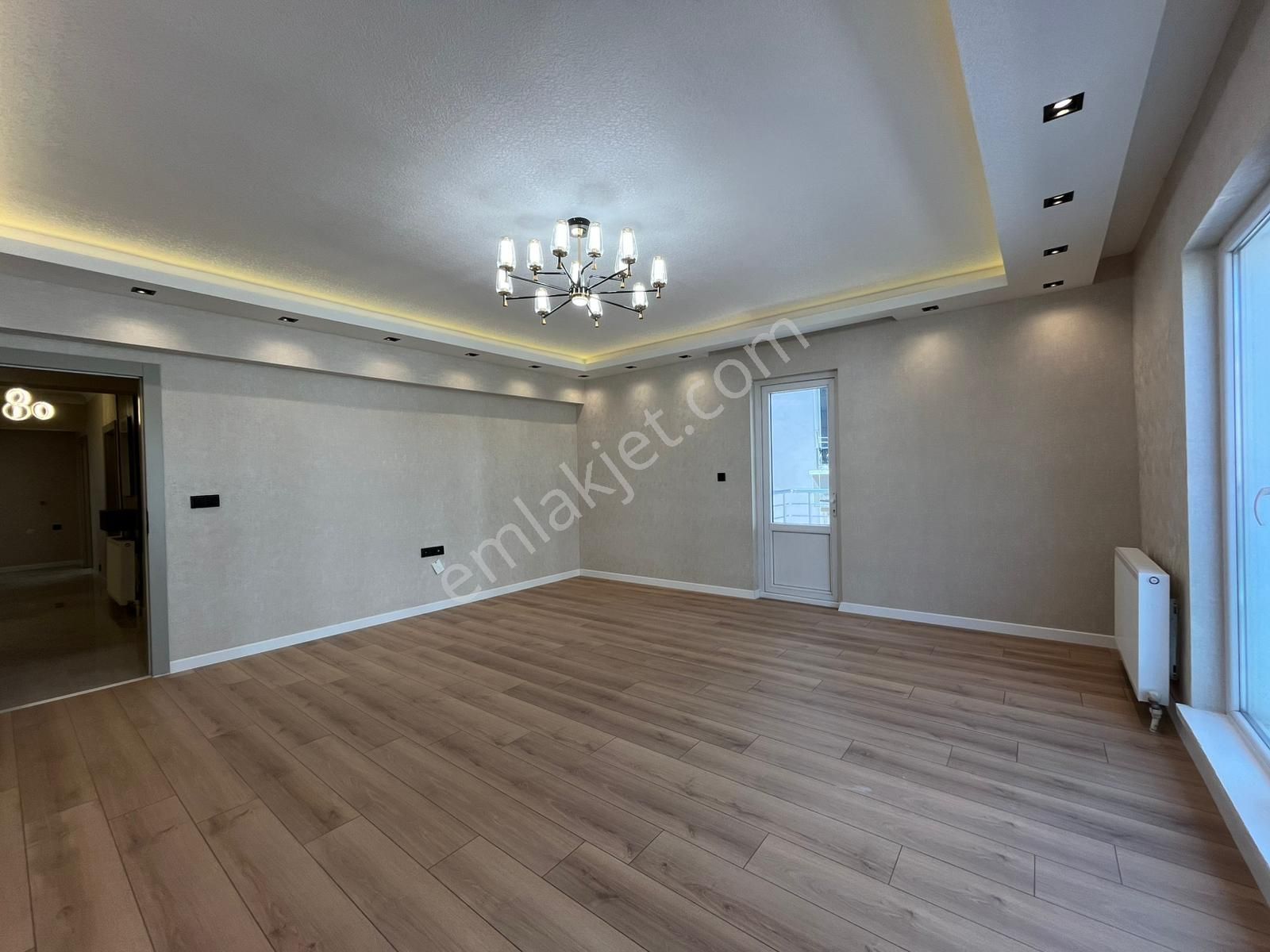 Ufuk Kılıç Emlak'tan Çift Banyolu Asansörlü Şık Tasarımlı Katta 4+1 - Görsel 10