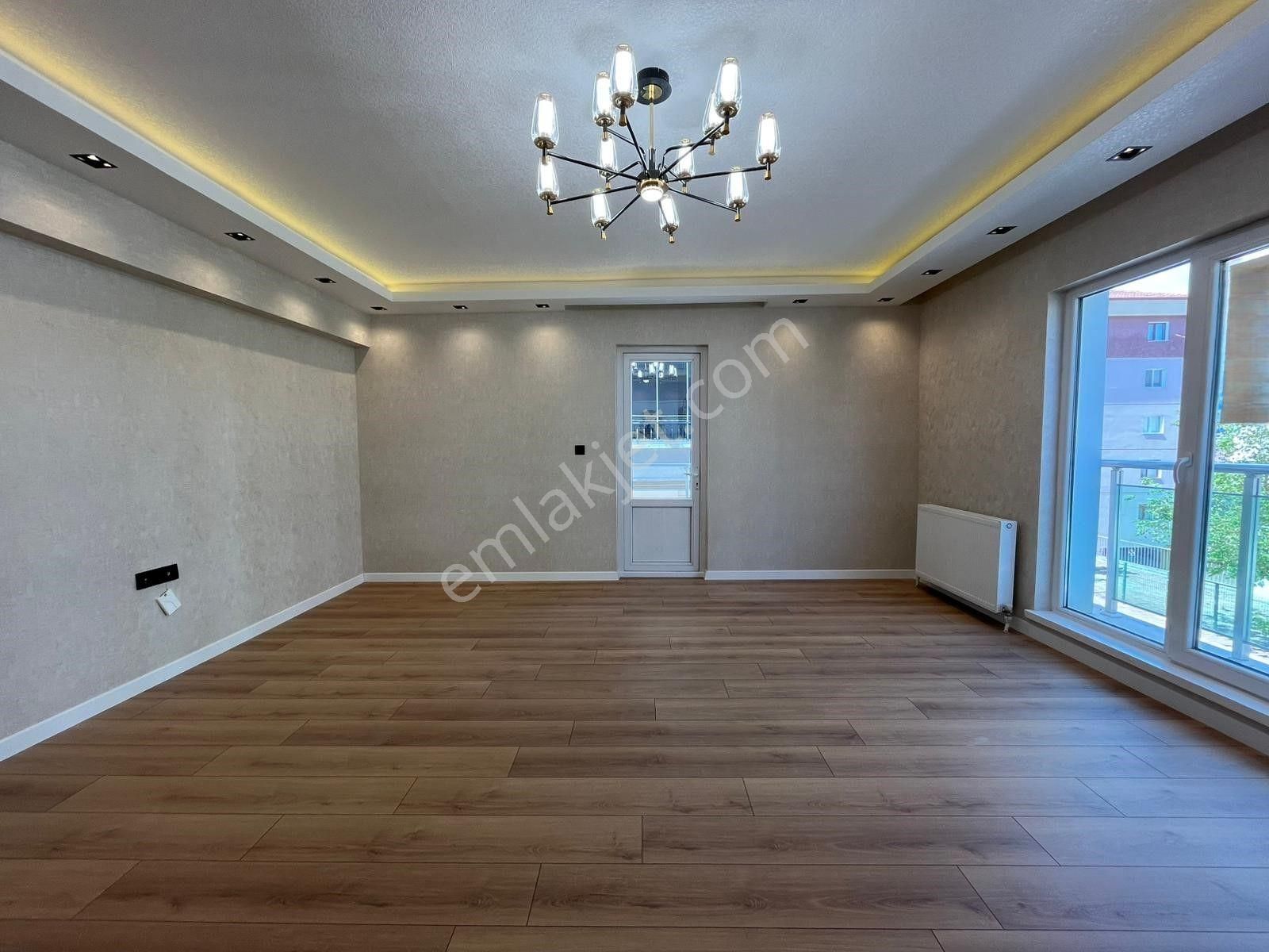 Ufuk Kılıç Emlak'tan Çift Banyolu Asansörlü Şık Tasarımlı Katta 4+1 - Görsel 8