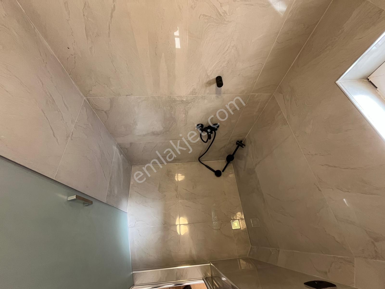 Ufuk Kılıç Emlak'tan Çift Banyolu Asansörlü Şık Tasarımlı Katta 4+1 - Görsel 23