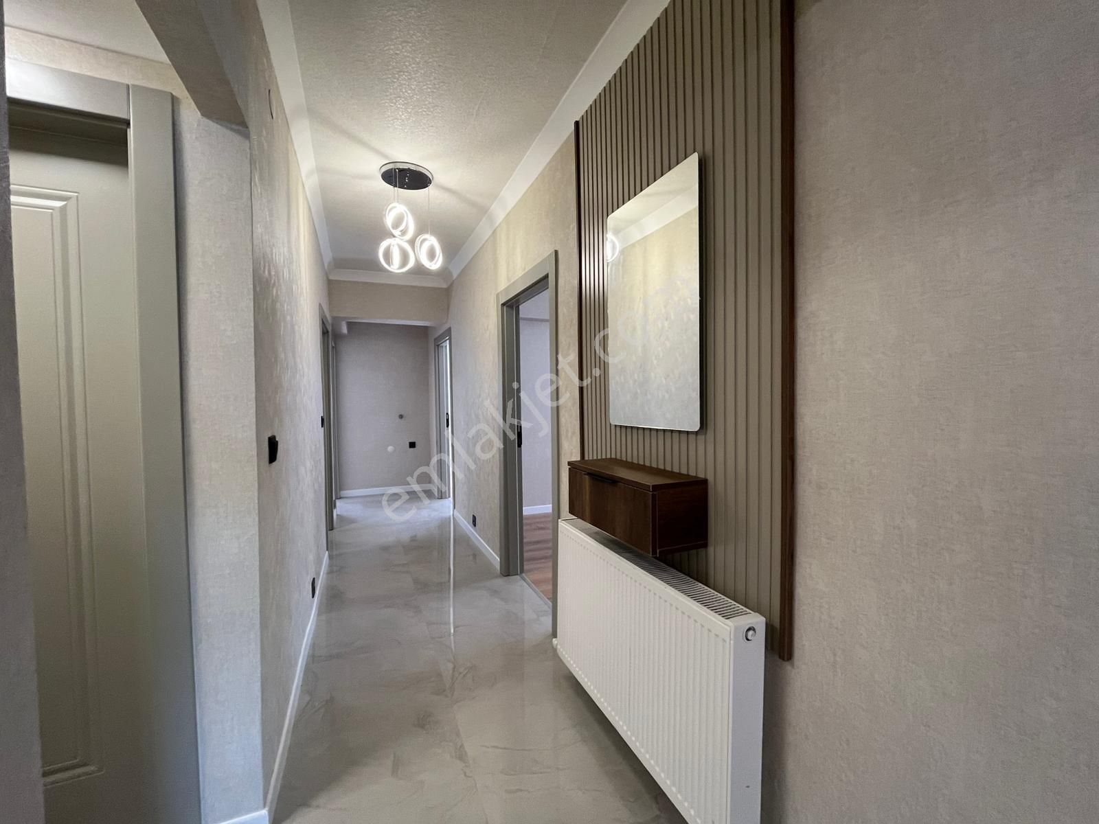 Ufuk Kılıç Emlak'tan Çift Banyolu Asansörlü Şık Tasarımlı Katta 4+1 - Görsel 12