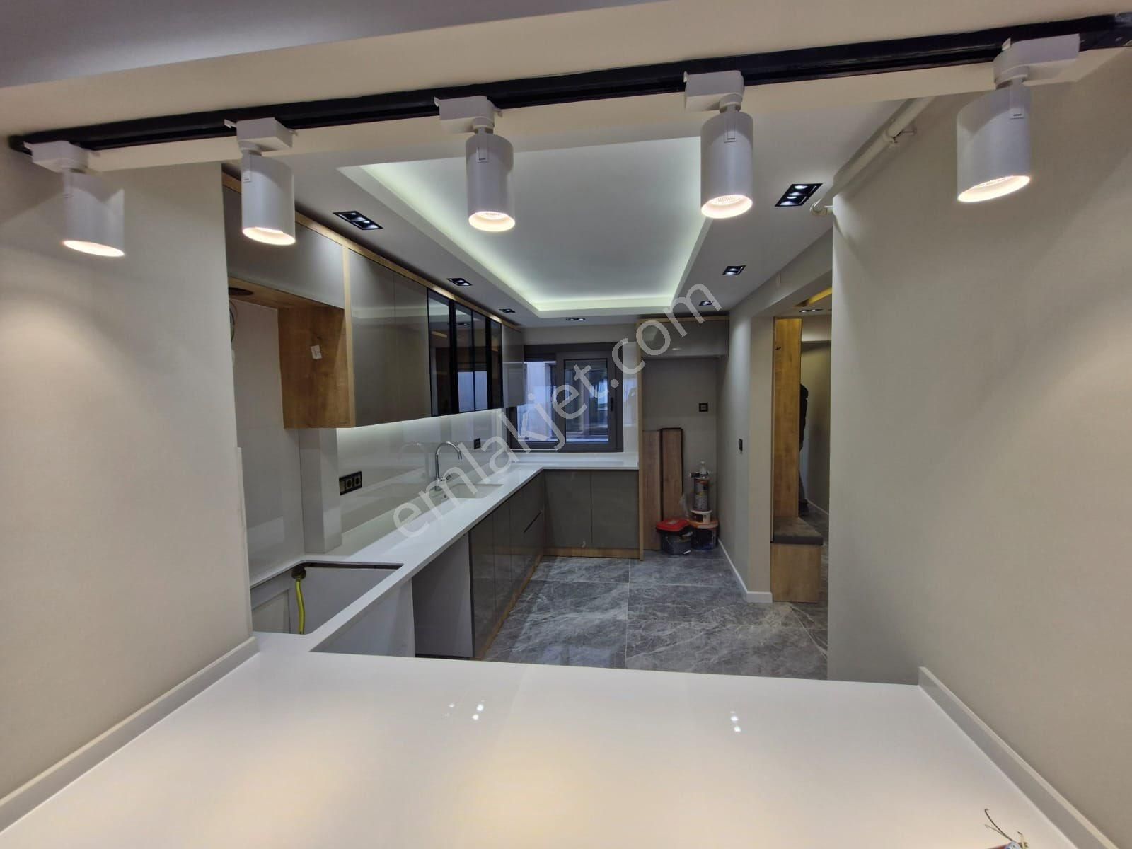 Göztepe Metro Karşı Sokağında Lüks Dekorlu Çift Cepheli 3+1 135m2 Ferah Daire - Görsel 7